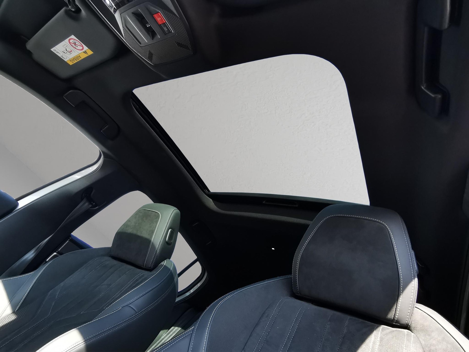 PEUGEOT 308 1.6 PHEV 225 GT-image-10