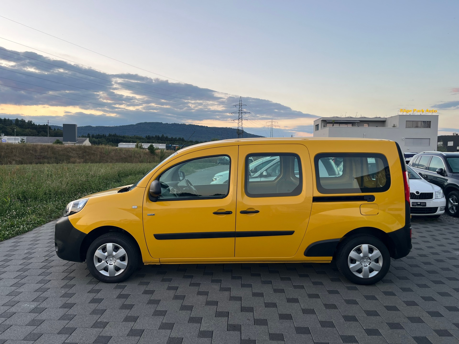 RENAULT Kangoo Maxi Z.E. 33 R60 Rechtslenker-image-4