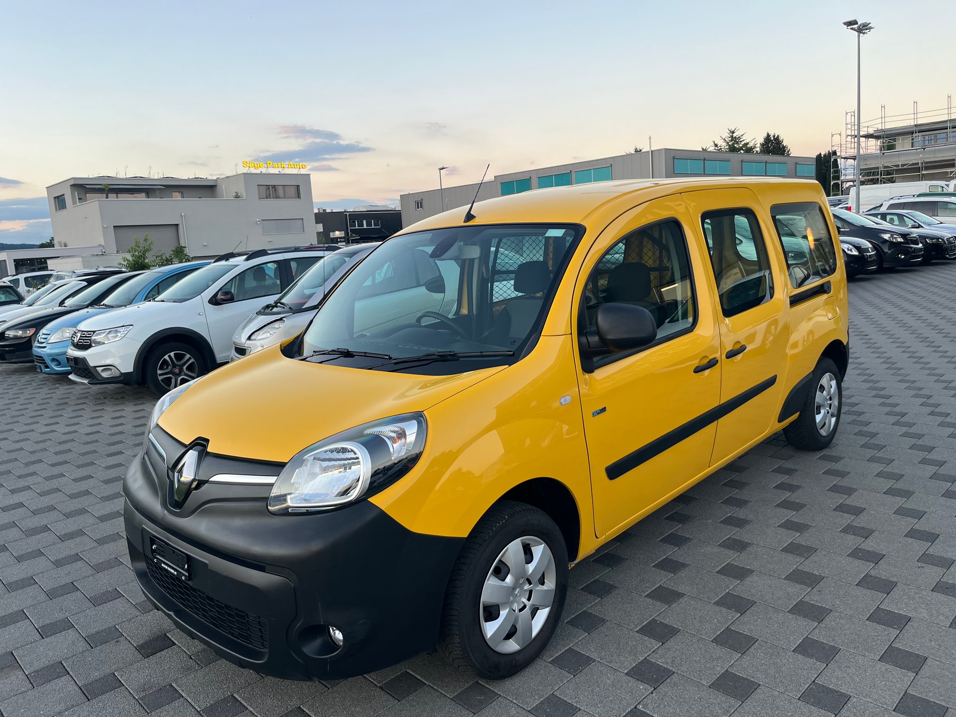 RENAULT Kangoo Maxi Z.E. 33 R60 Rechtslenker-image-3