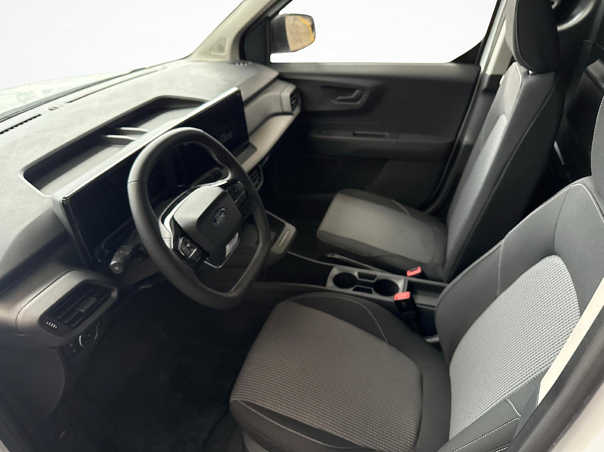 FORD E-Transit Courier Van Trend-image-10