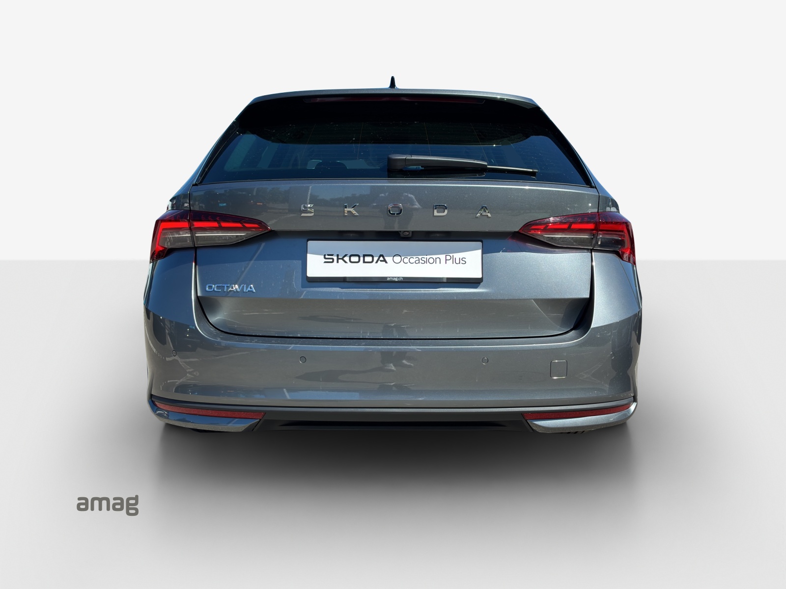 SKODA Octavia Combi 2.0 TDI DSG Selection-image-3