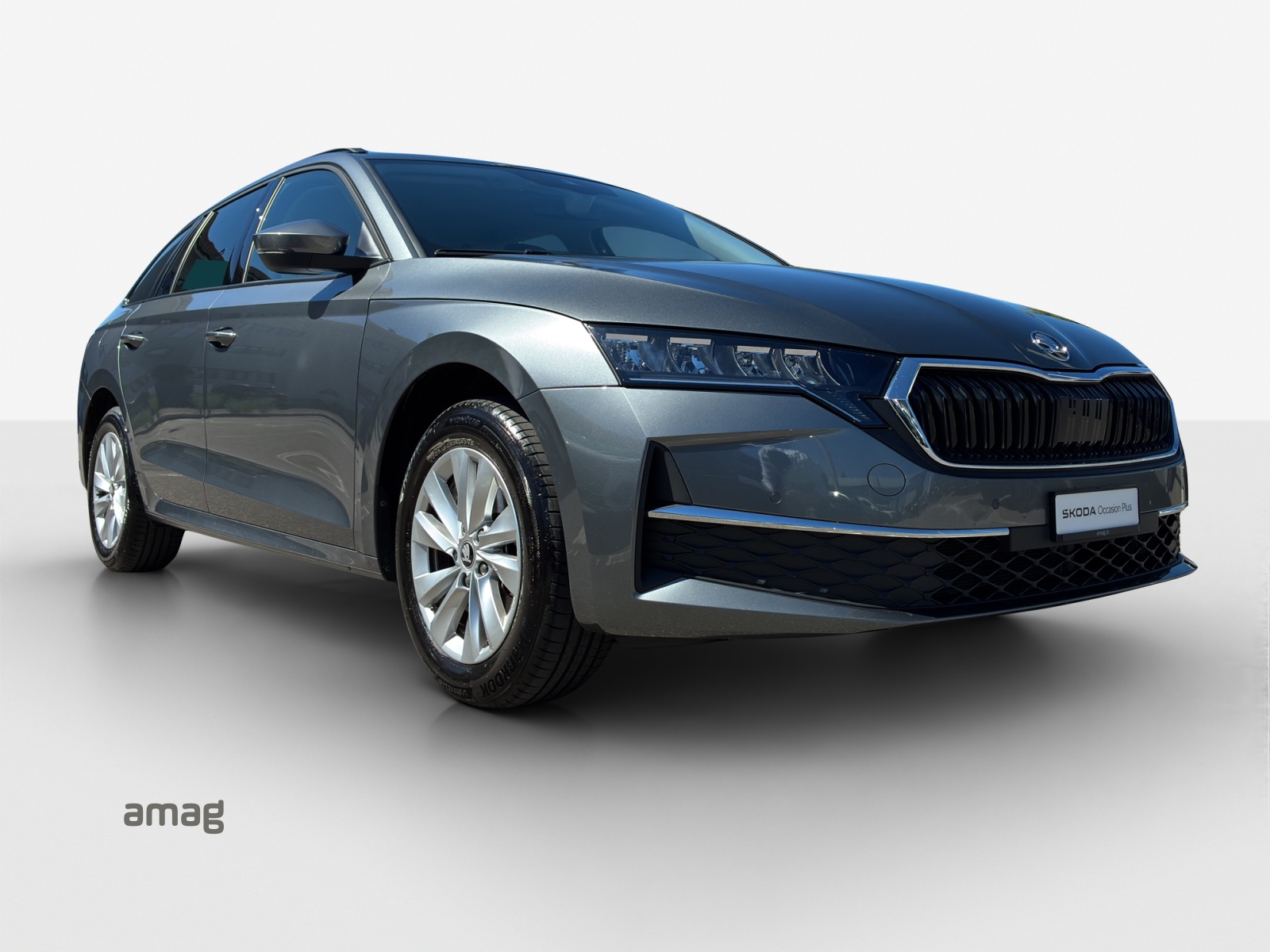 SKODA Octavia Combi 2.0 TDI DSG Selection-image-5