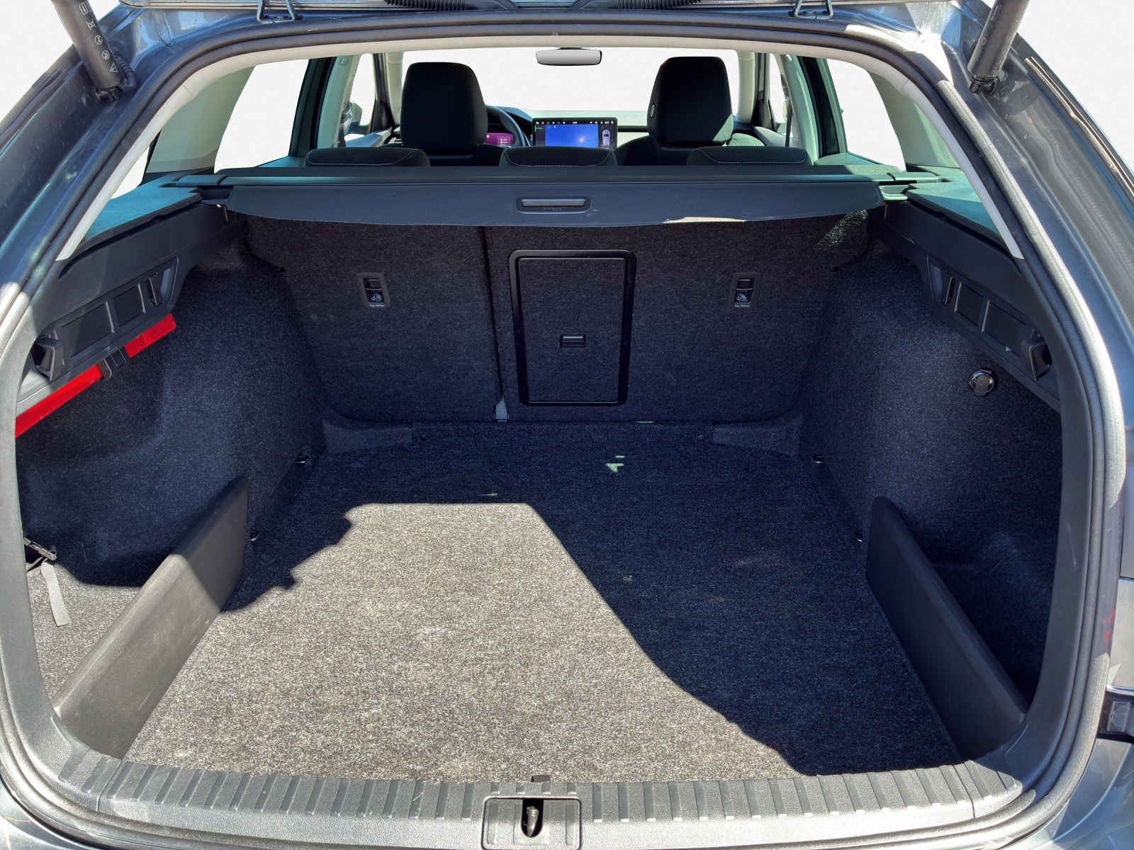 SKODA Octavia Combi 2.0 TDI DSG Selection-image-12