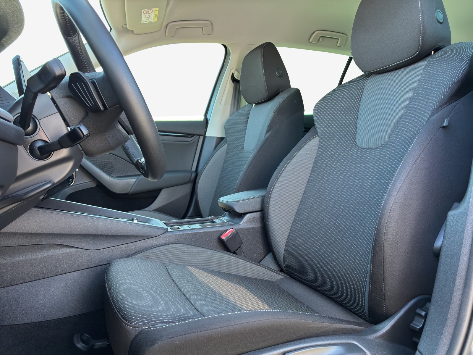 SKODA Octavia Combi 2.0 TDI DSG Selection-image-7