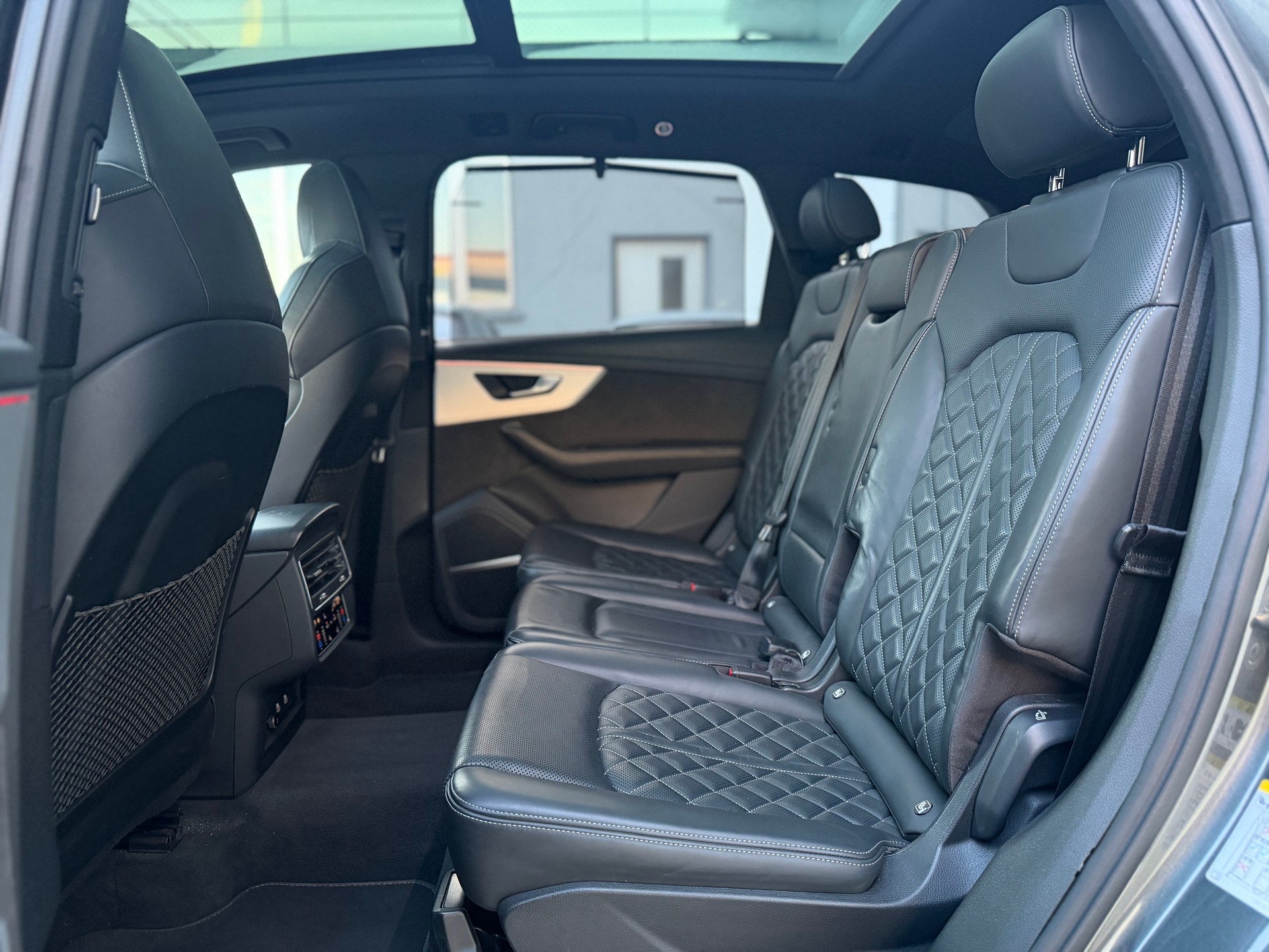 AUDI Q7 50 TDI quattro S Line tiptronic-image-11