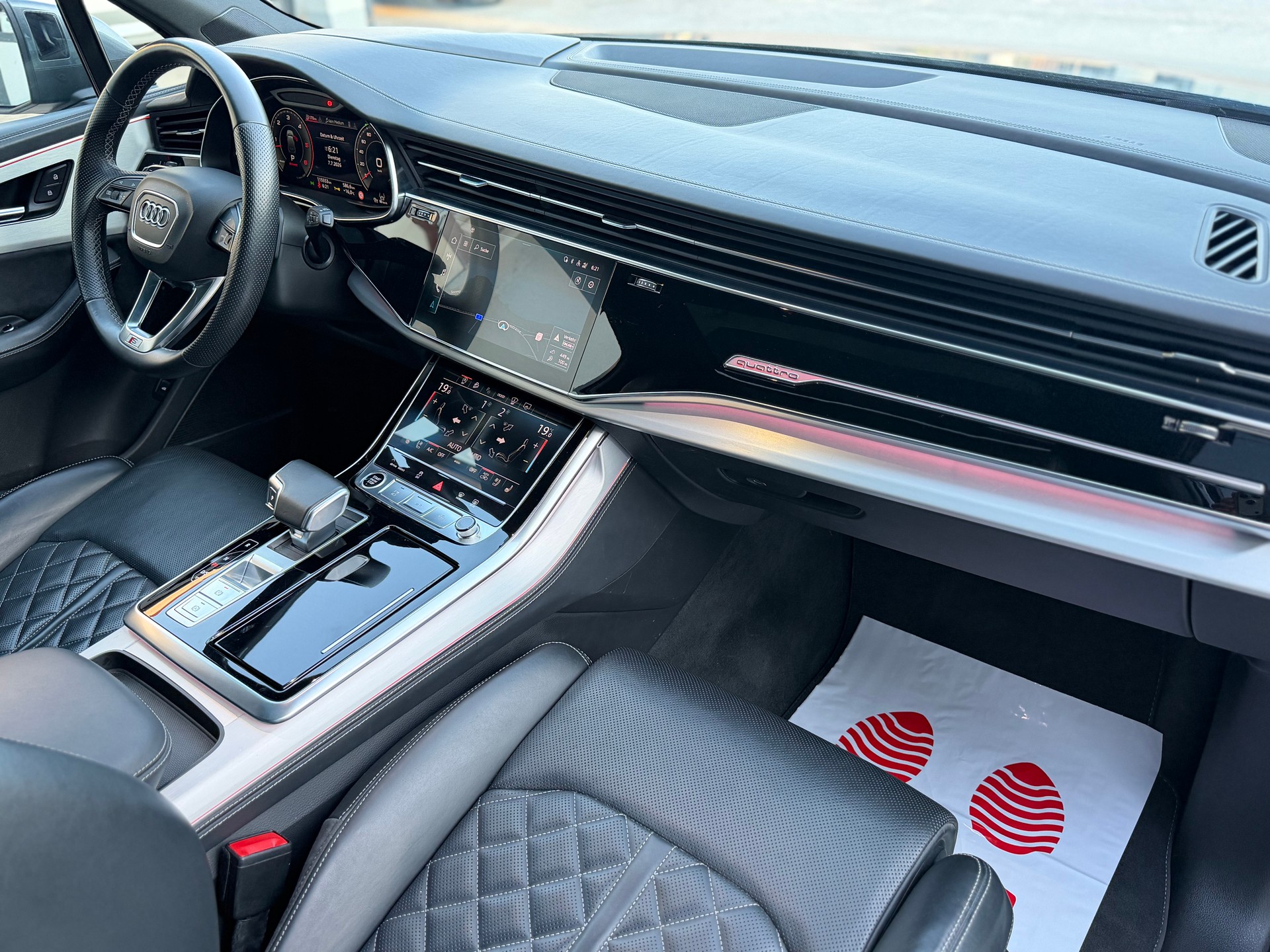 AUDI Q7 50 TDI quattro S Line tiptronic-image-17