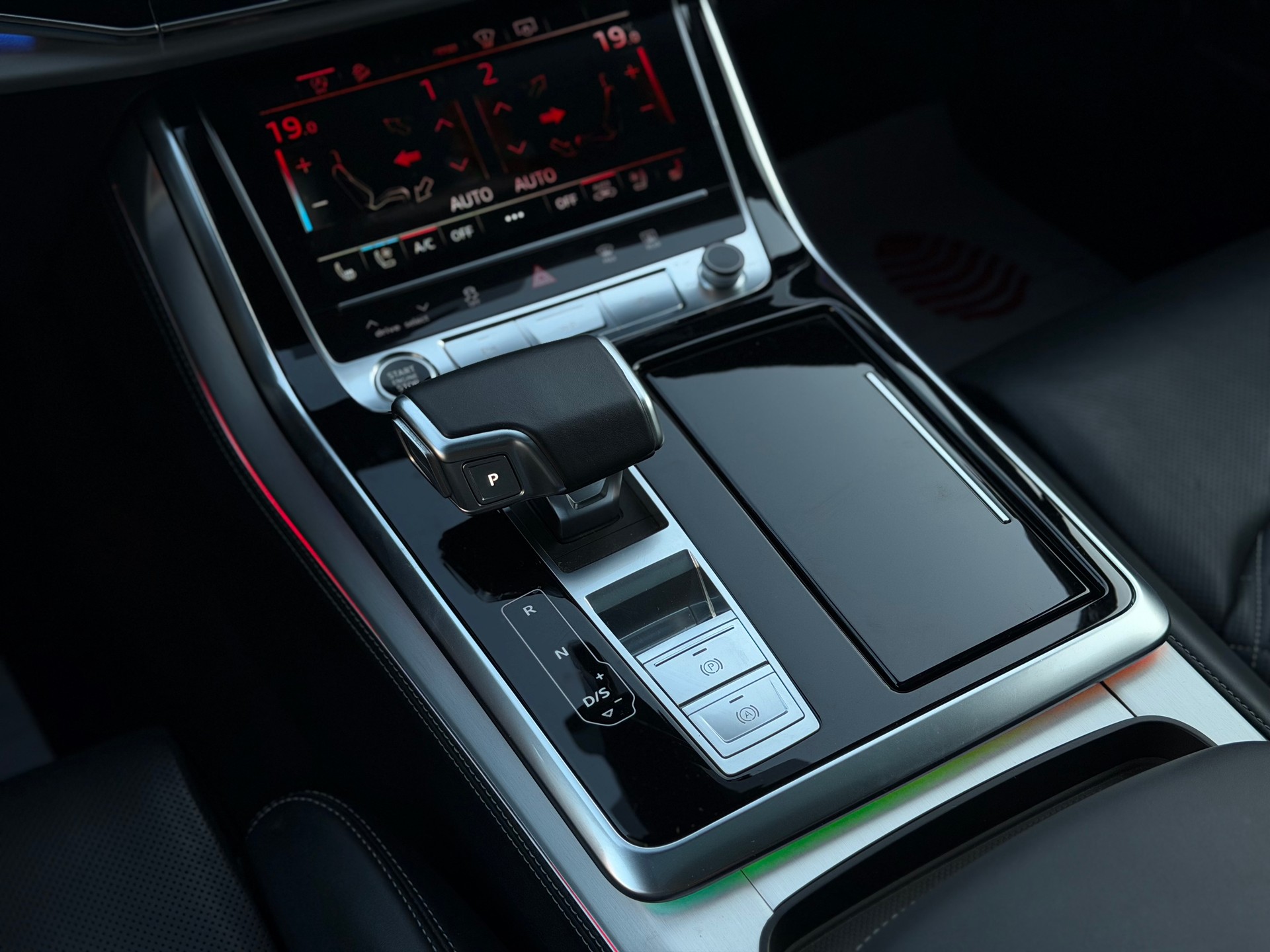 AUDI Q7 50 TDI quattro S Line tiptronic-image-20