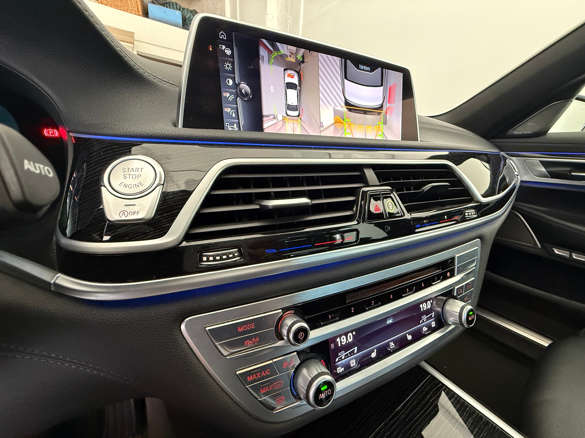 BMW 750i xDrive Steptronic M - Paket Ab 520.- pro Monat-image-12