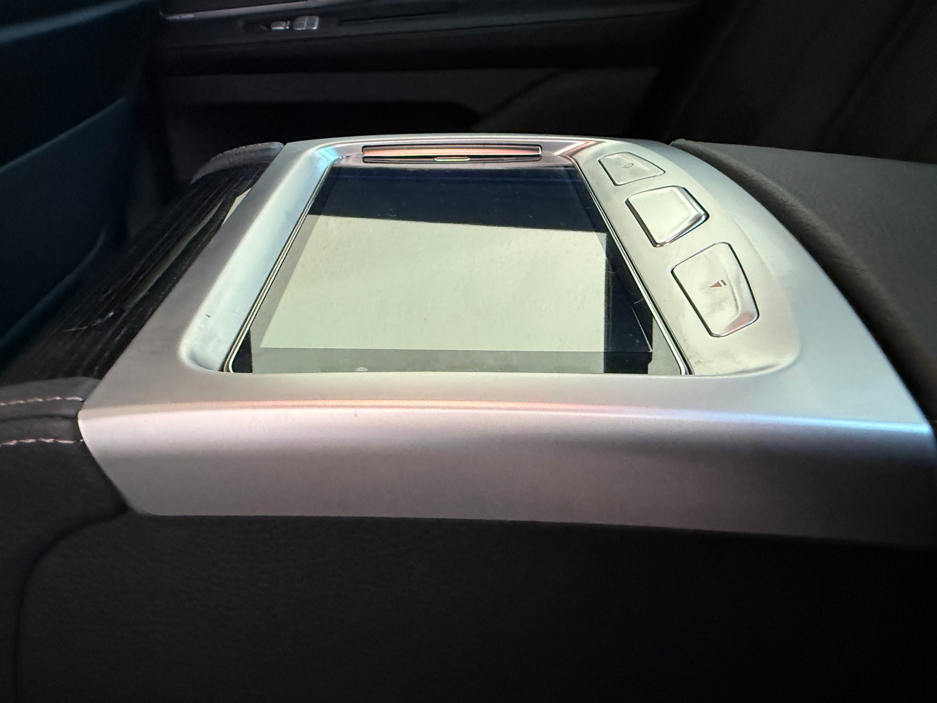 BMW 750i xDrive Steptronic M - Paket Ab 520.- pro Monat-image-14