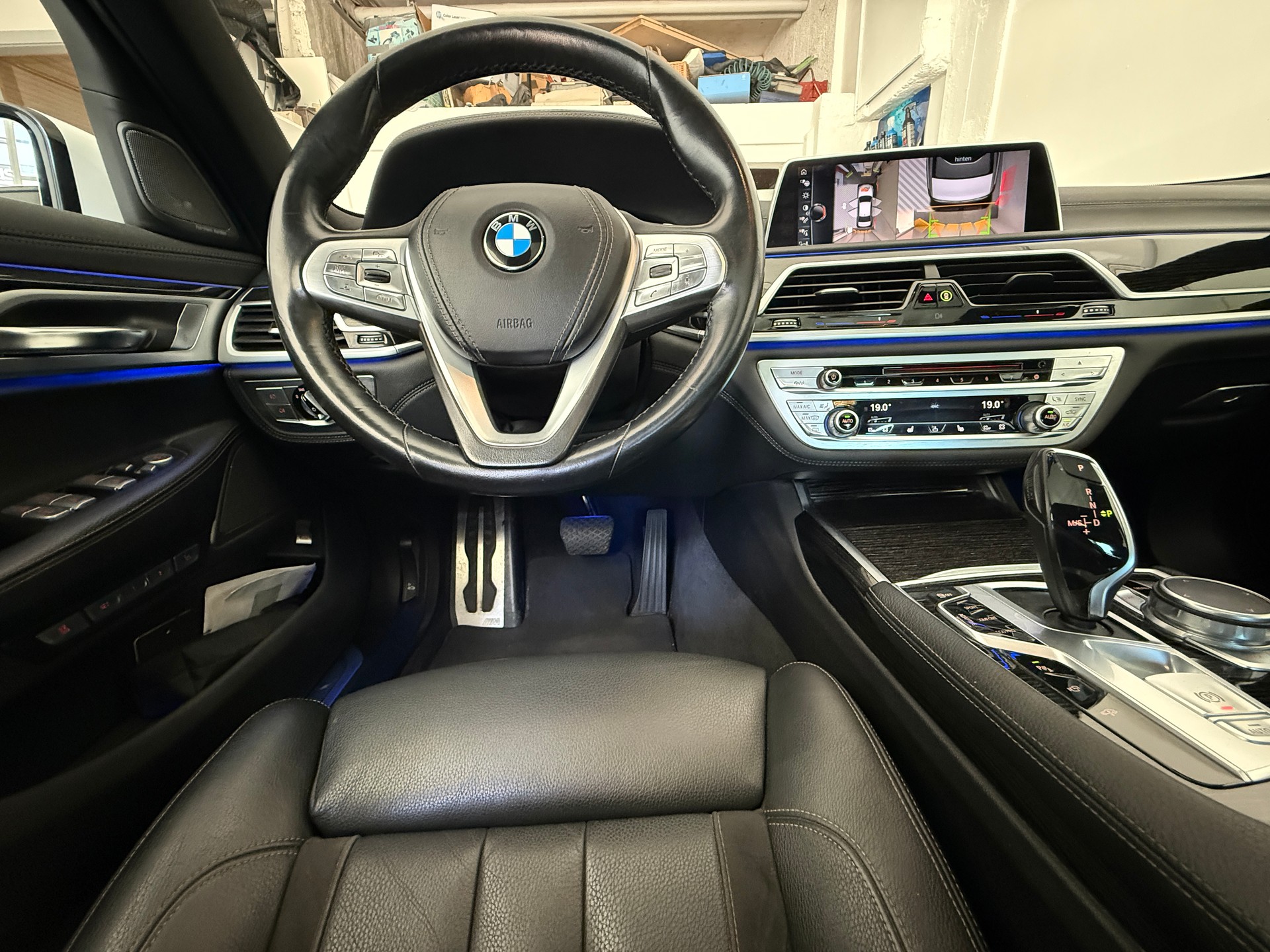 BMW 750i xDrive Steptronic M - Paket Ab 520.- pro Monat-image-11