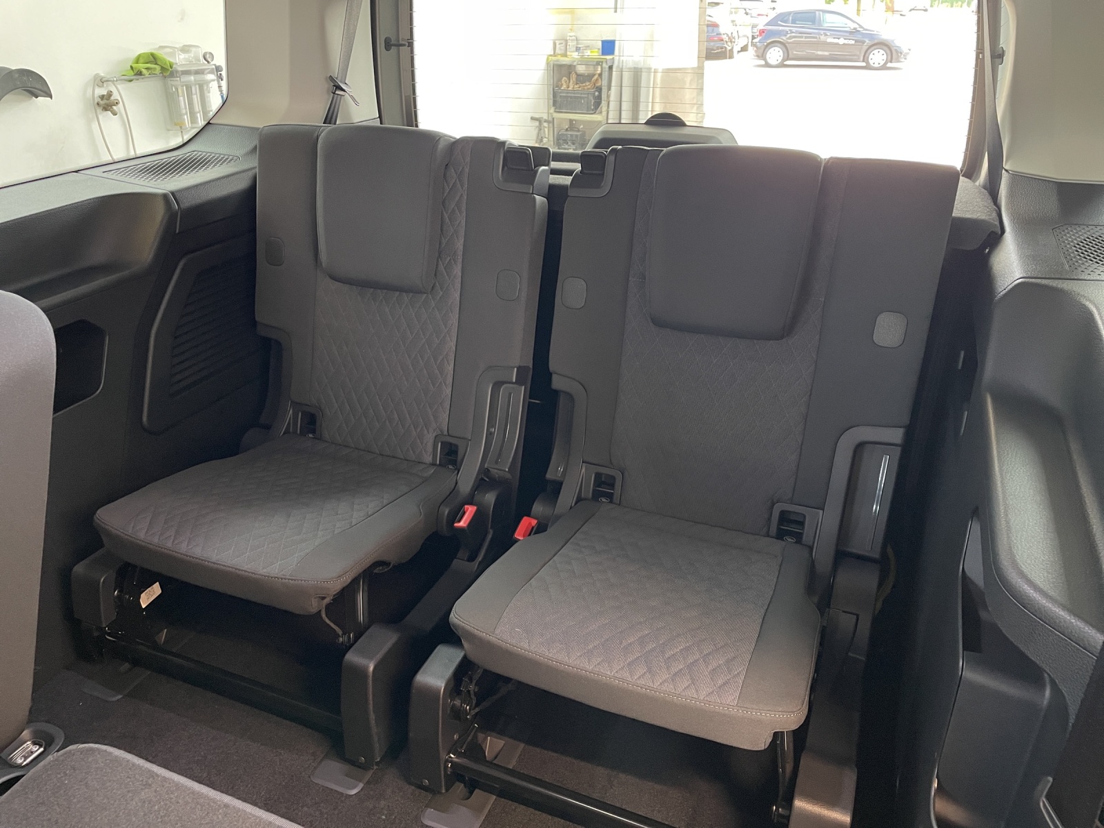 VW Caddy Edition Maxi 1.5 TSI Plug in Hybrid DSG-image-14