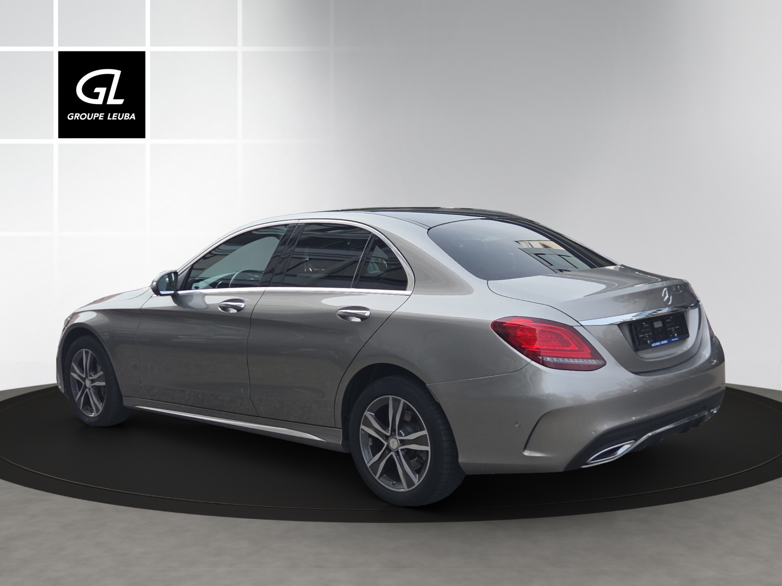 MERCEDES-BENZ C 220 d Swiss Star AMG Line 4M 9G-Tronic-image-4