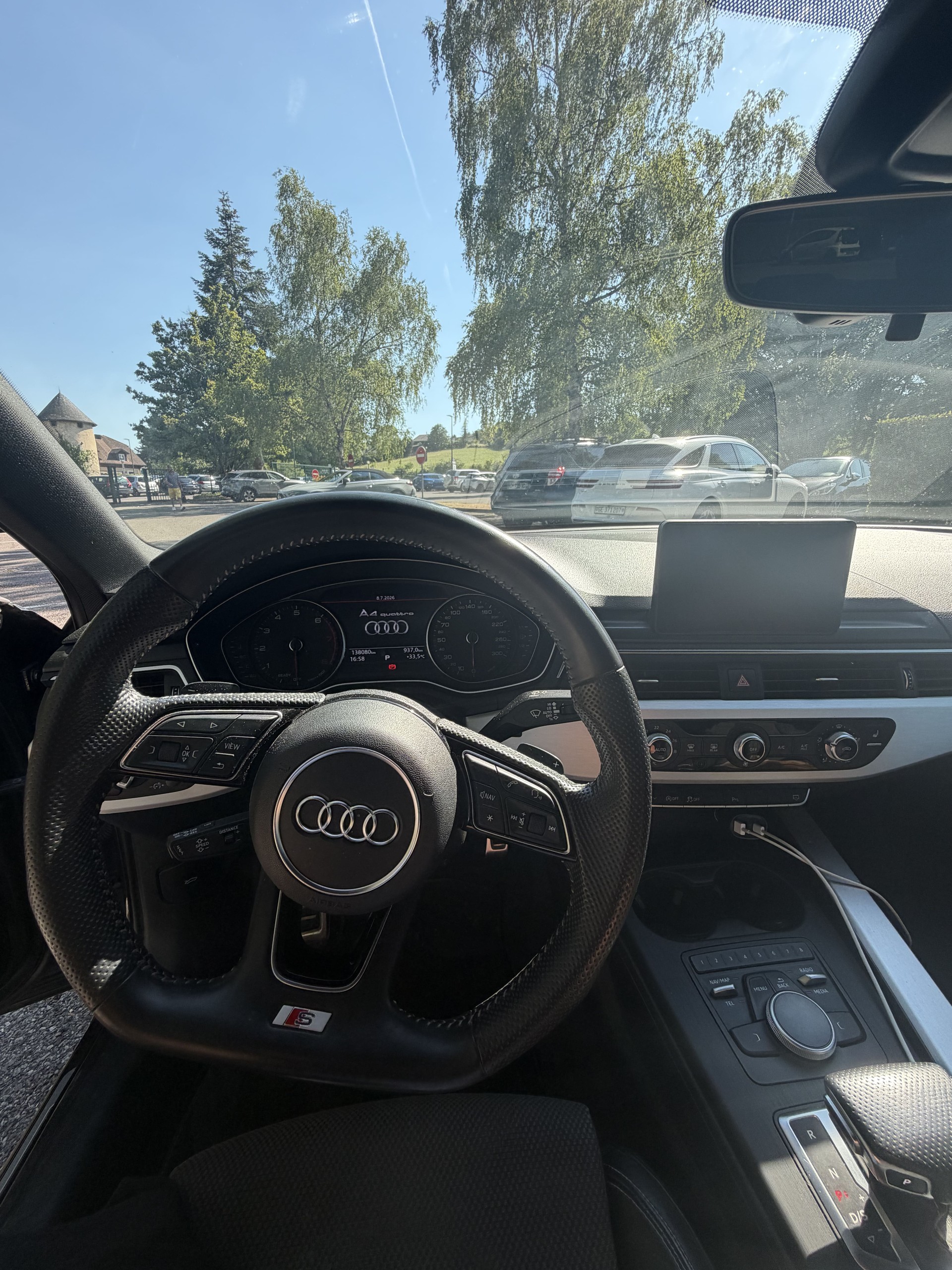 AUDI 2.0 45 TFSI Sport Attraction quattro S-Tronic-image-4
