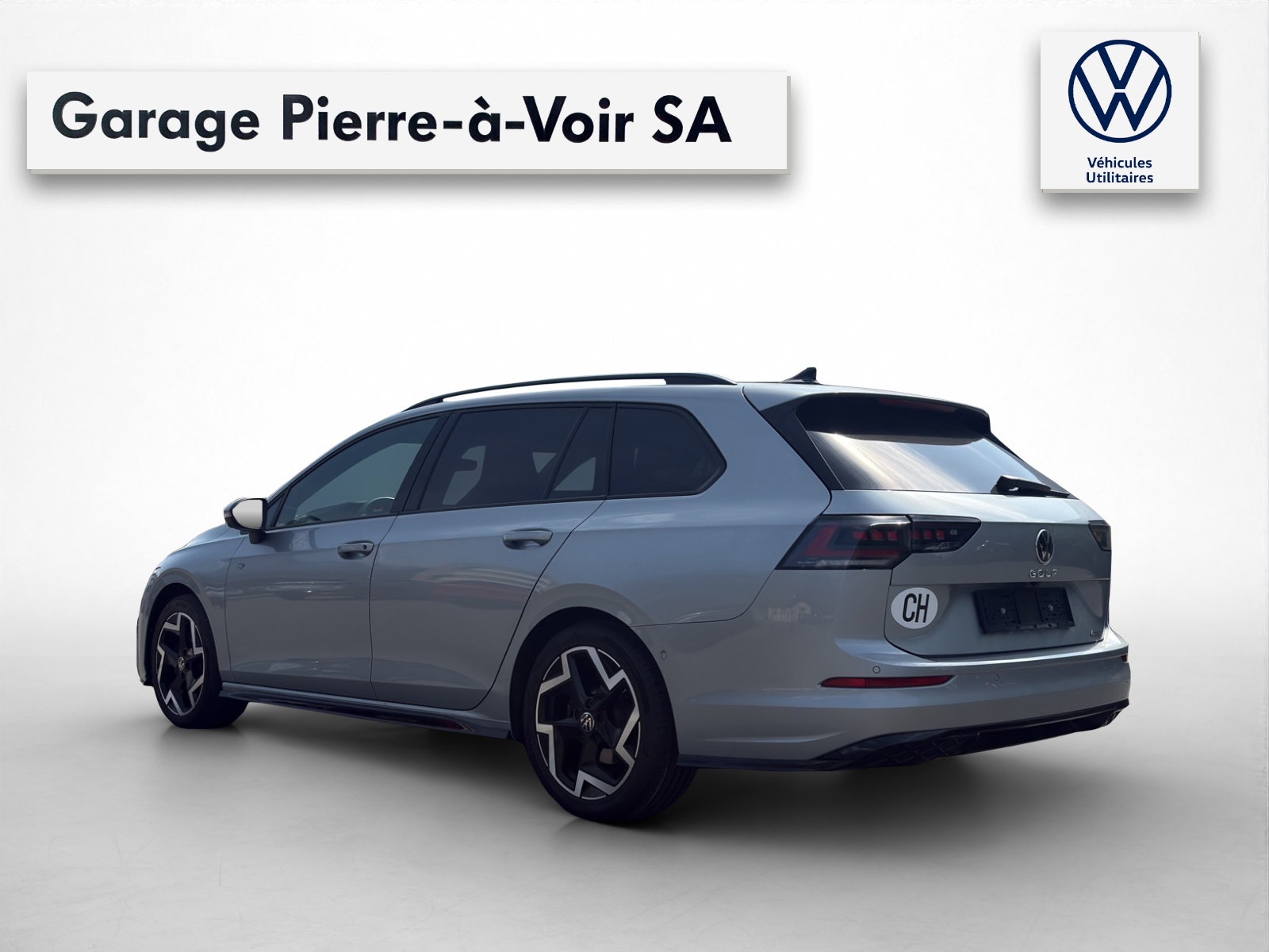 VW Golf Variant 2.0 TSI R-Line DSG 4 Motion-image-2