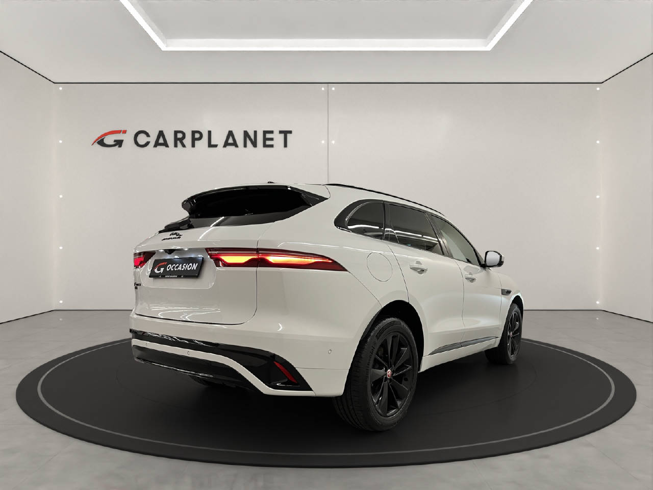 JAGUAR F-Pace 2.0 I4 250 R-Dynamic S AWD-image-3