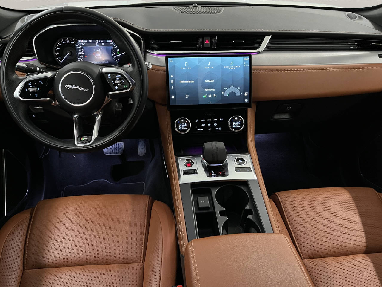 JAGUAR F-Pace 2.0 I4 250 R-Dynamic S AWD-image-6