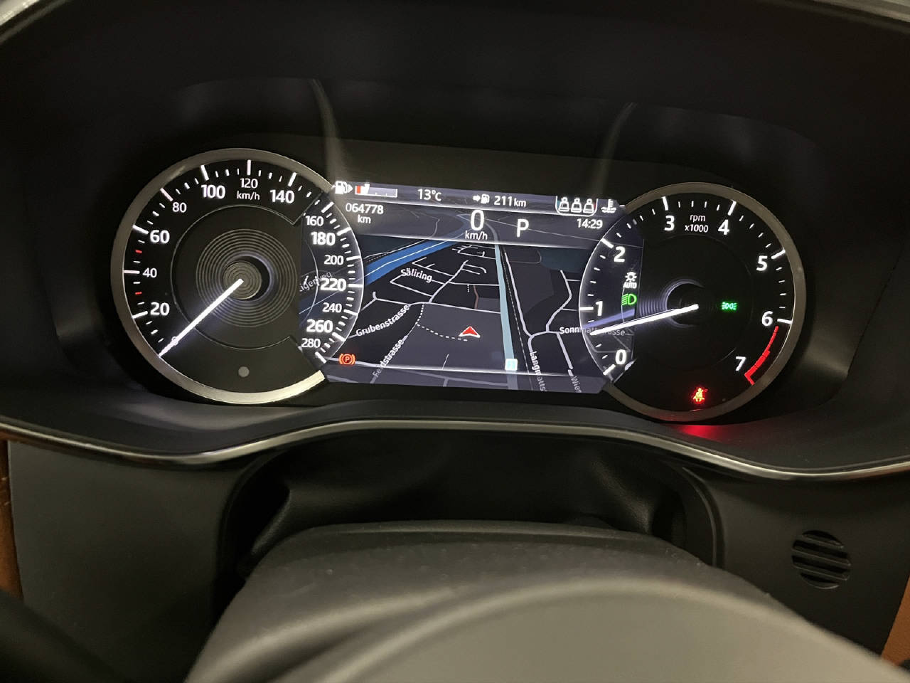 JAGUAR F-Pace 2.0 I4 250 R-Dynamic S AWD-image-8