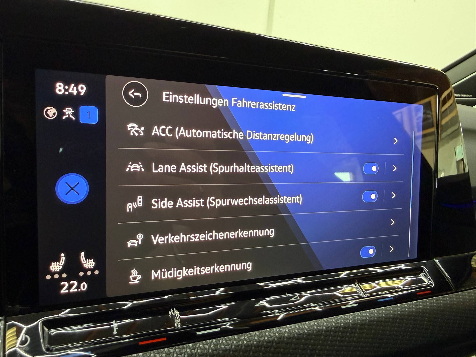 VW Golf Variant 2.0 TSI R-Line DSG 4Motion-image-22