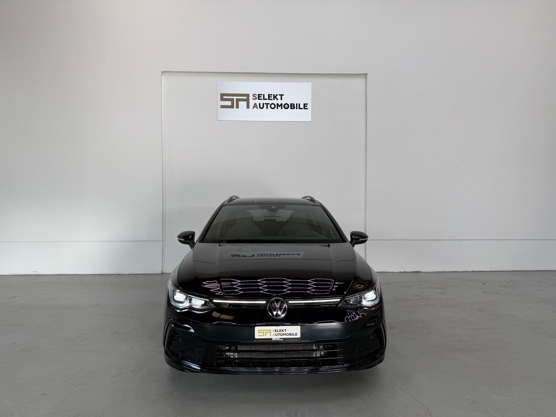 VW Golf Variant 2.0 TSI R-Line DSG 4Motion-showroom-element-2