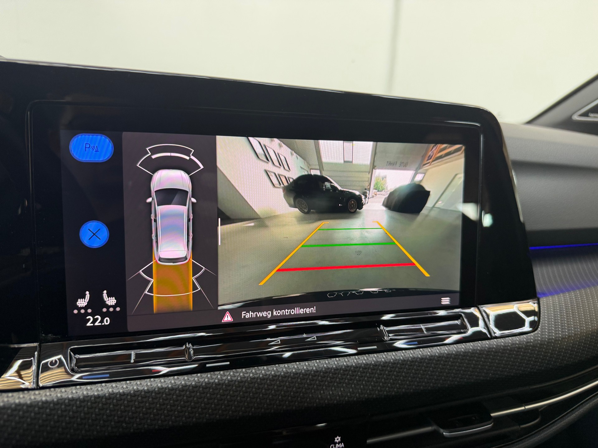 VW Golf Variant 2.0 TSI R-Line DSG 4Motion-image-21