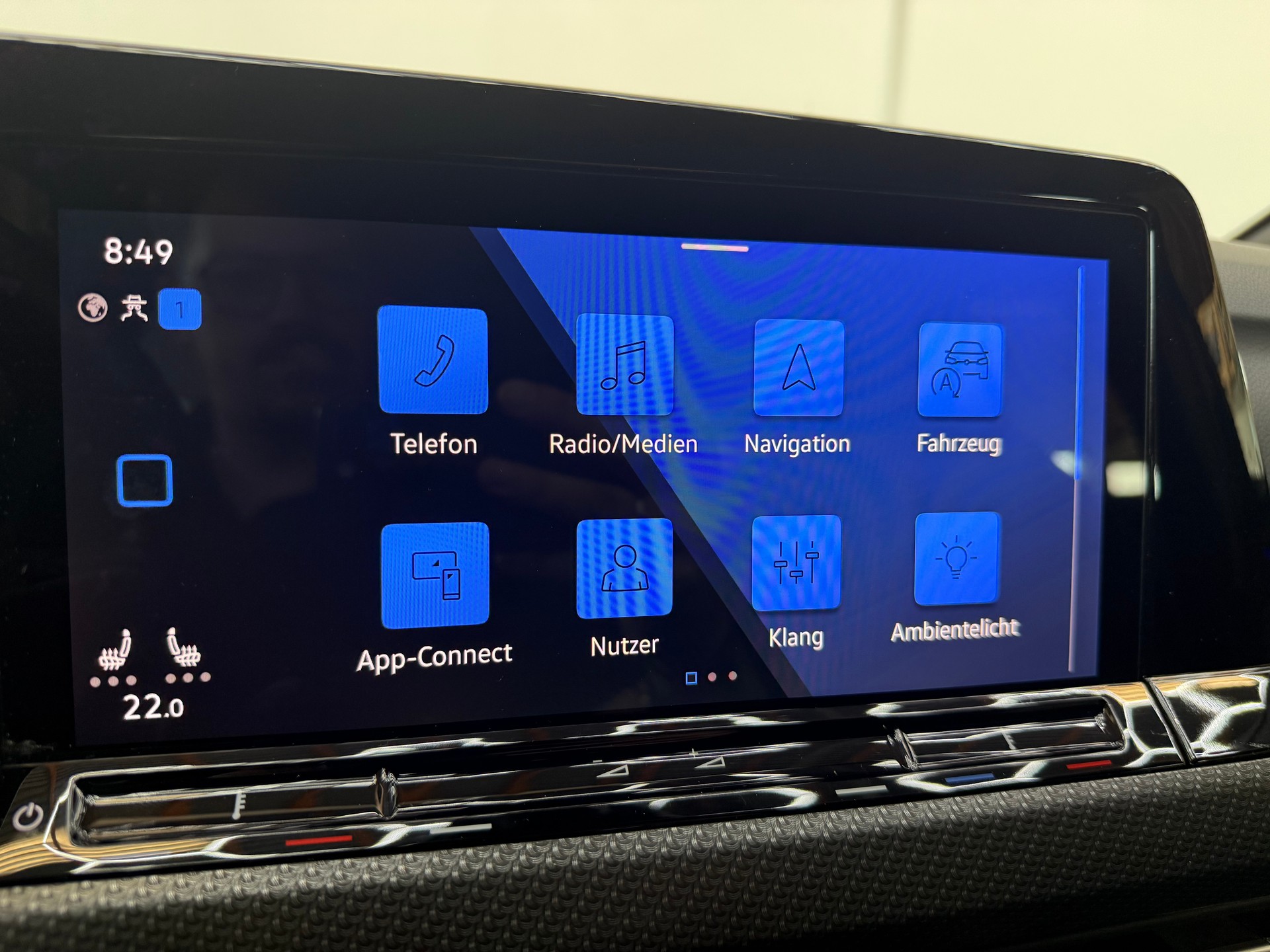 VW Golf Variant 2.0 TSI R-Line DSG 4Motion-image-18