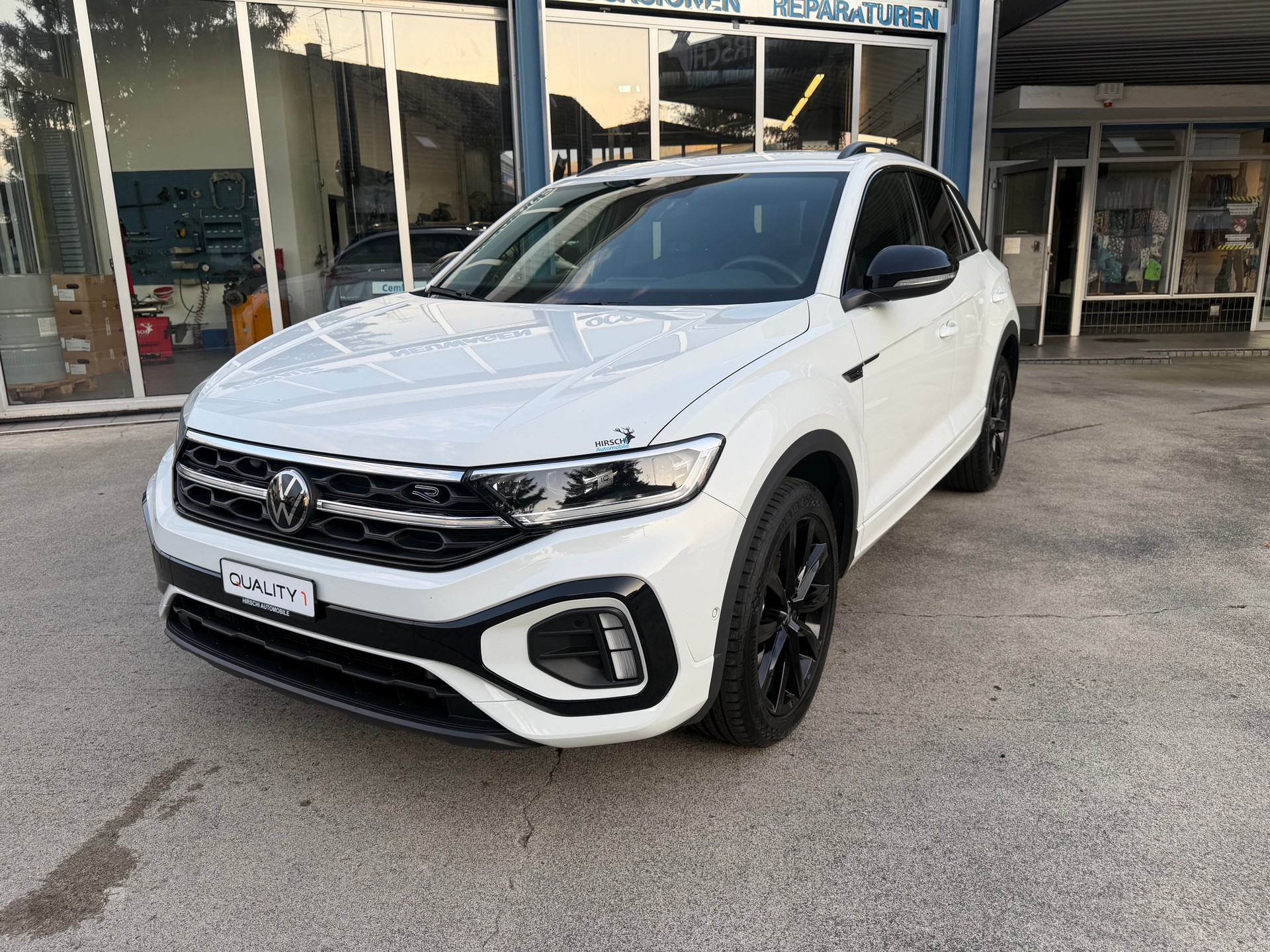 VW T-Roc 2.0 TSI R-Line DSG 4Motion-image-7