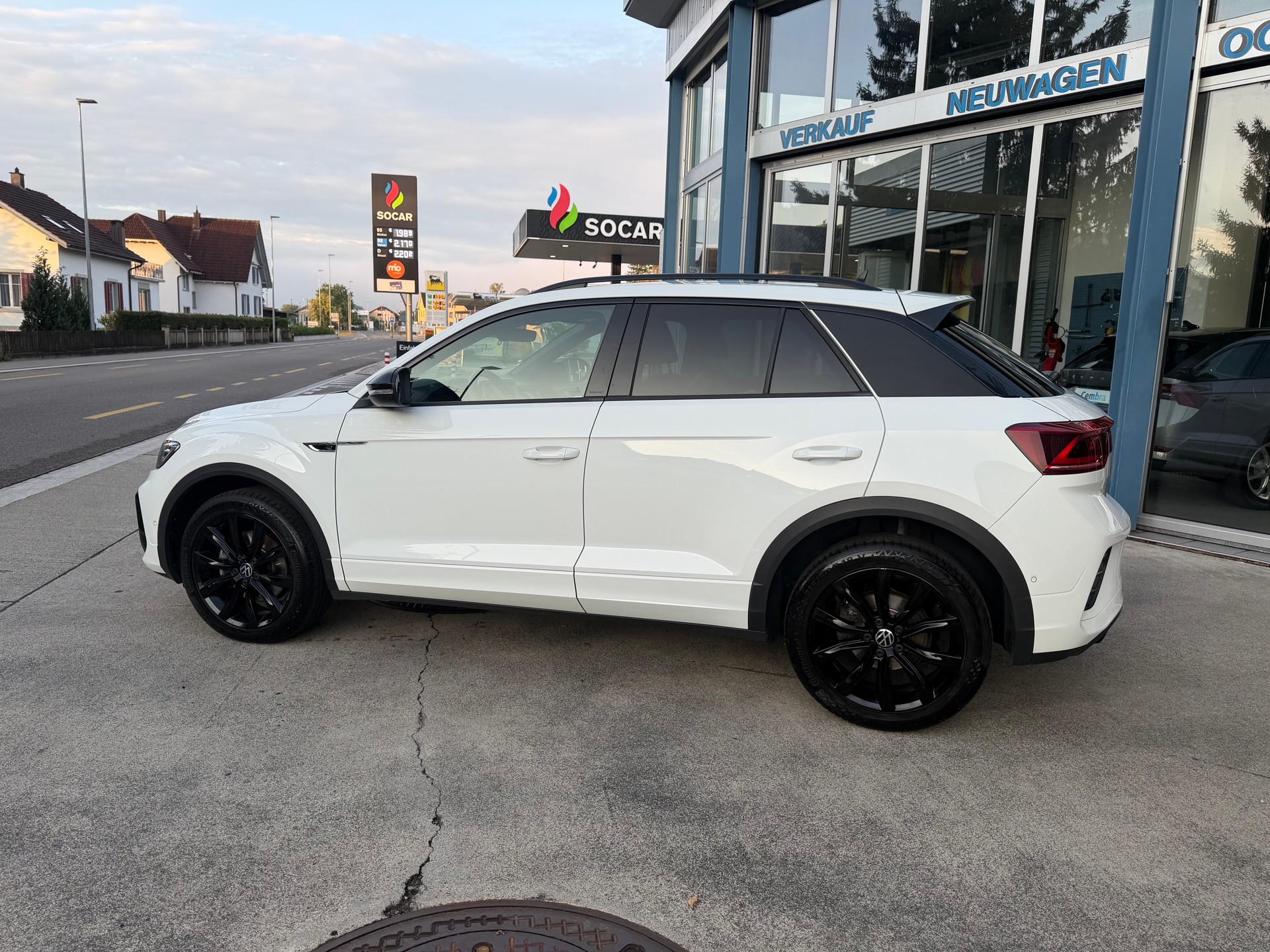VW T-Roc 2.0 TSI R-Line DSG 4Motion-image-5