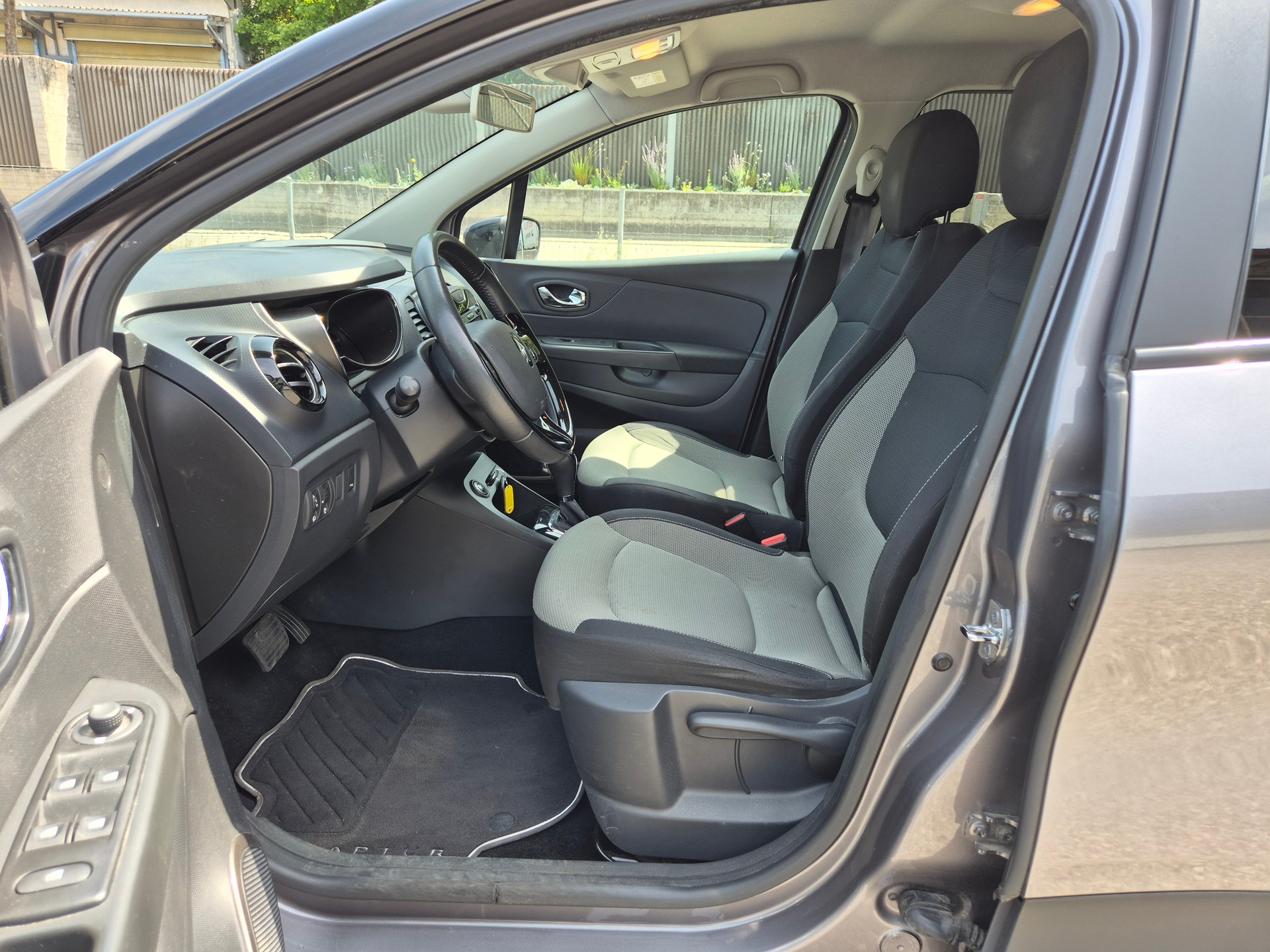 RENAULT Captur 1.2 T 16V Dynamique EDC-image-7