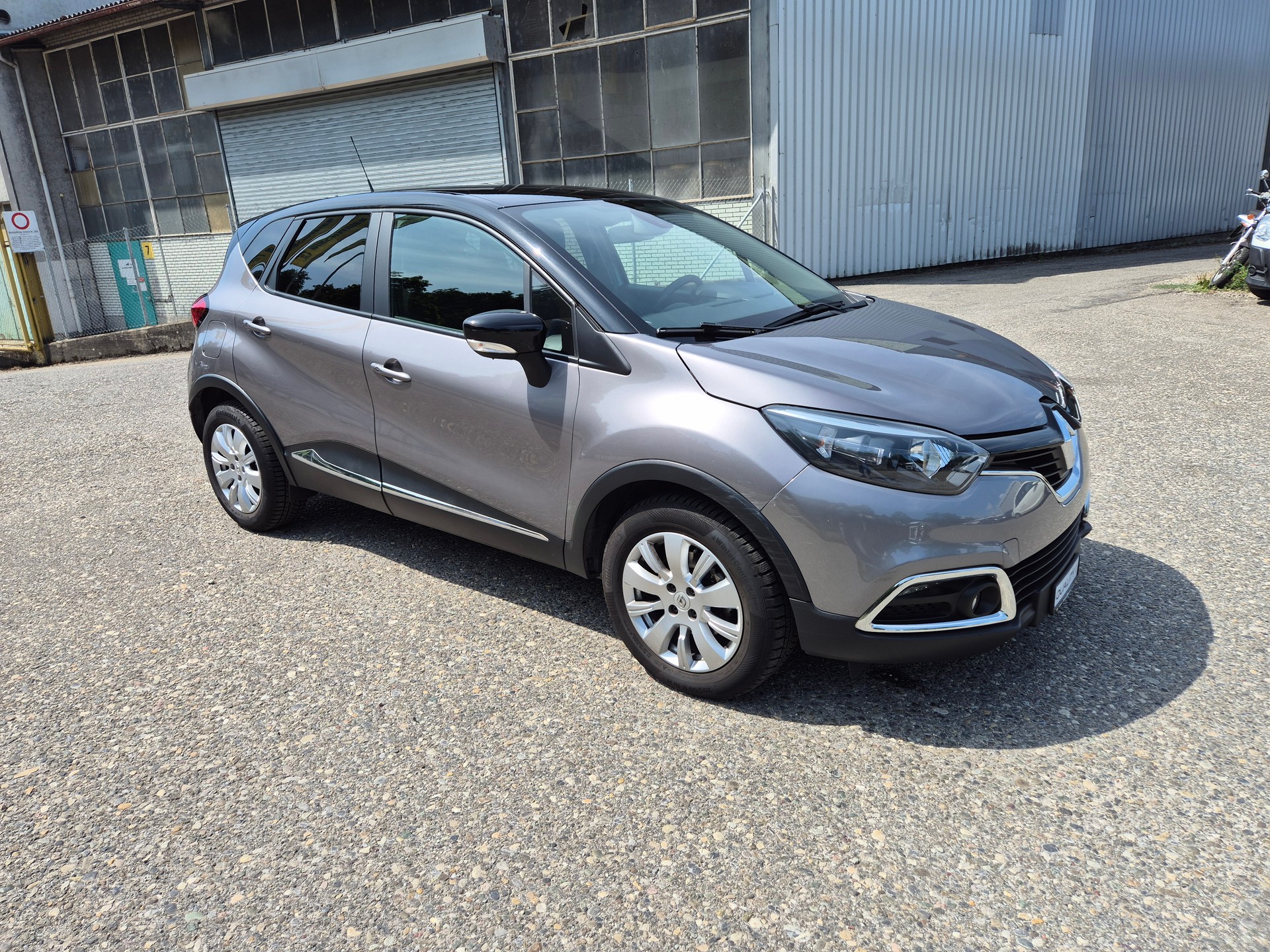 RENAULT Captur 1.2 T 16V Dynamique EDC-image-3