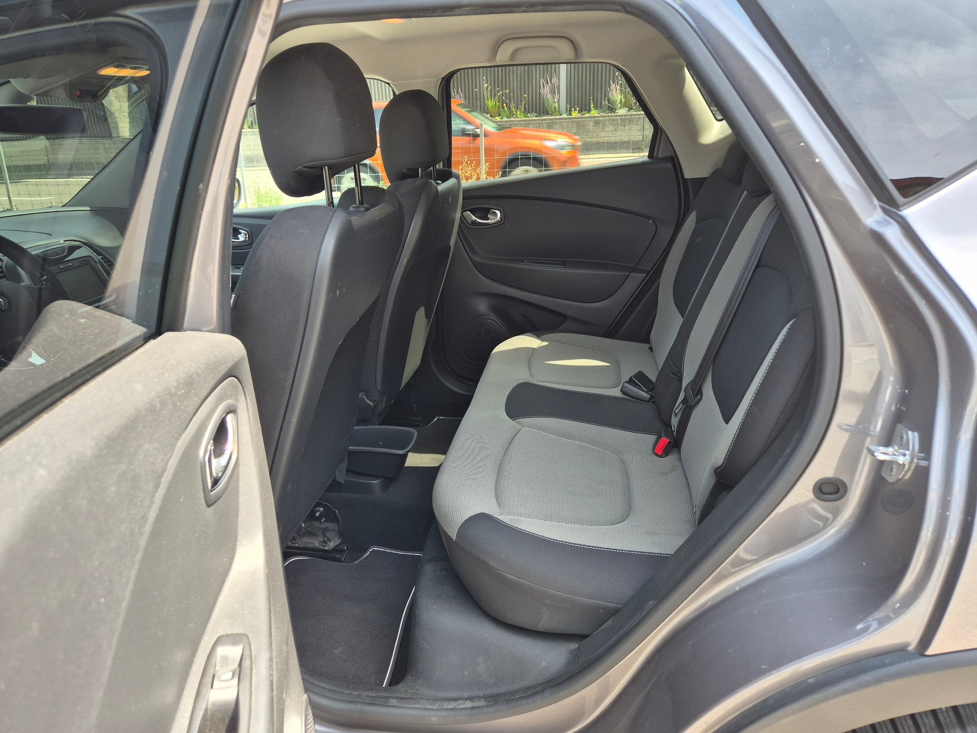RENAULT Captur 1.2 T 16V Dynamique EDC-image-8