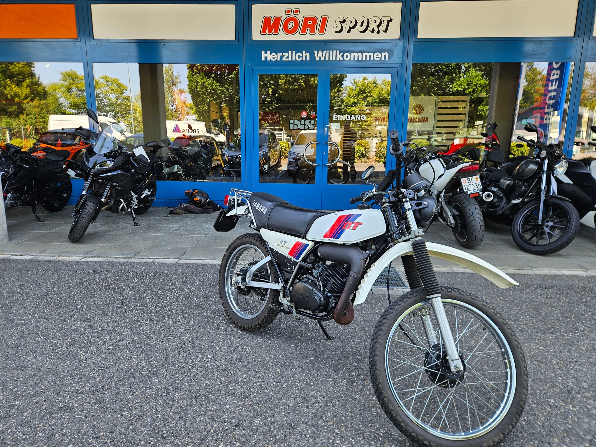 YAMAHA DT 125 MX-showroom-element-1