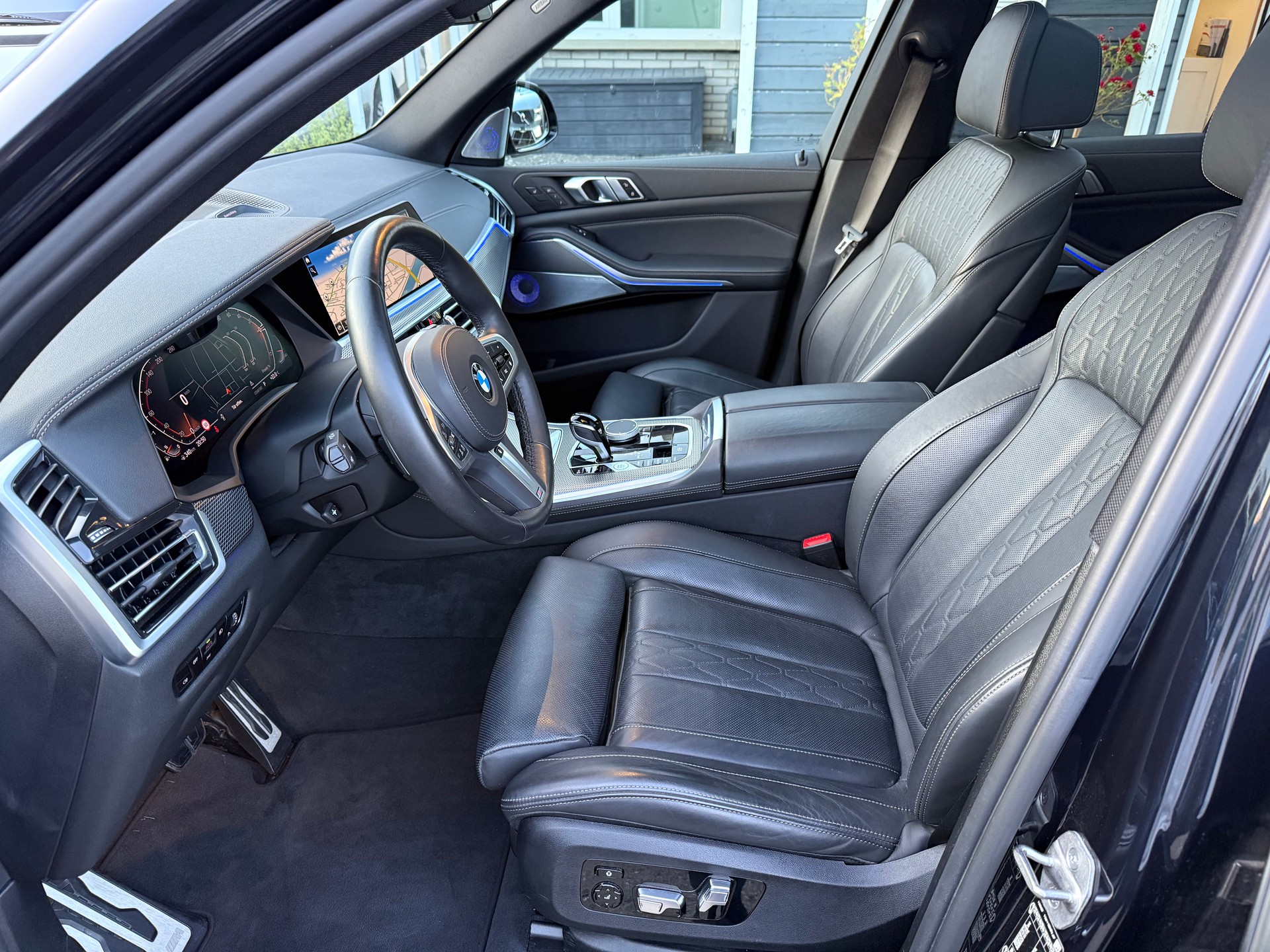 BMW X5 40i xDrive SAG-image-12