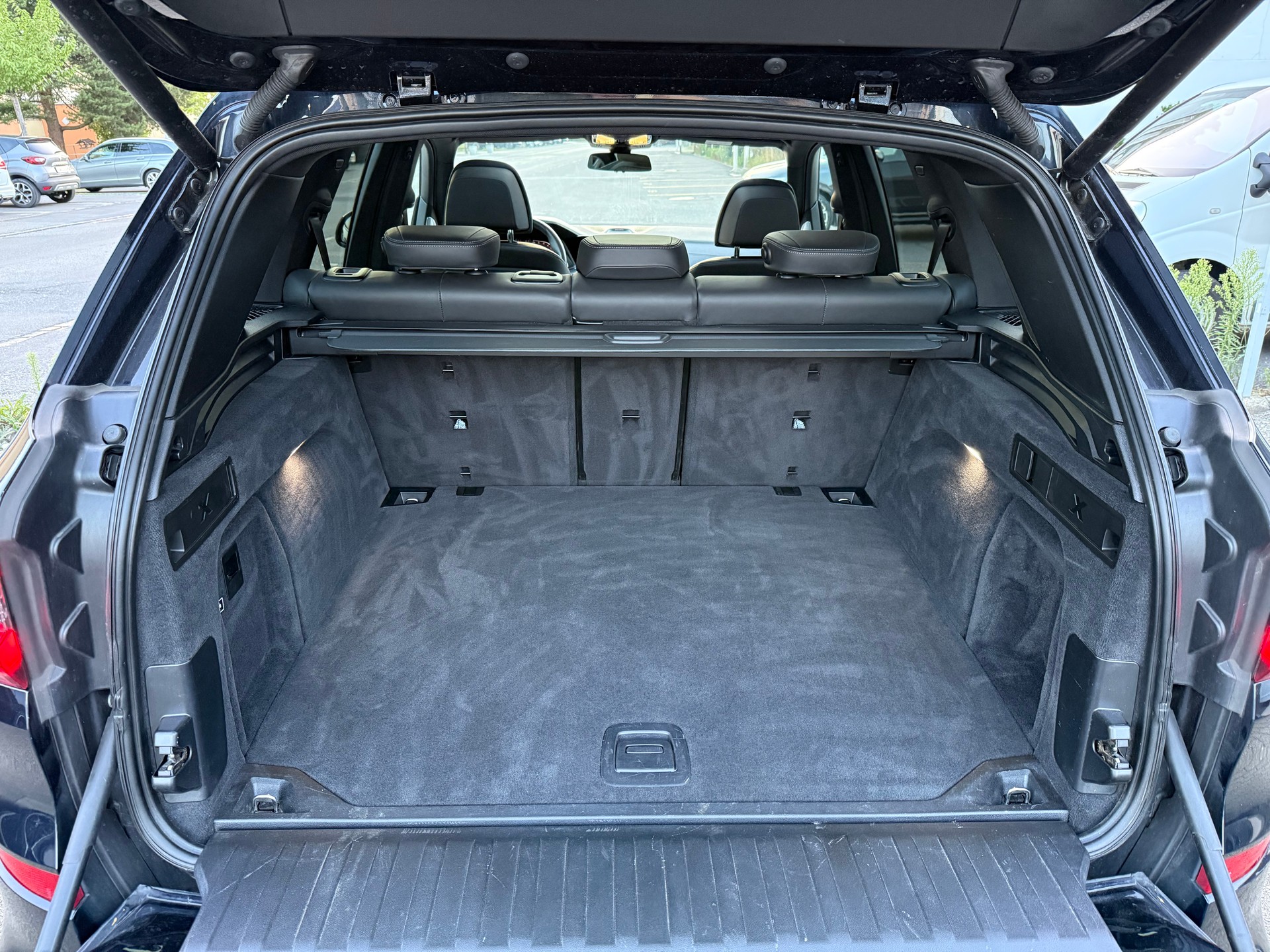 BMW X5 40i xDrive SAG-image-14