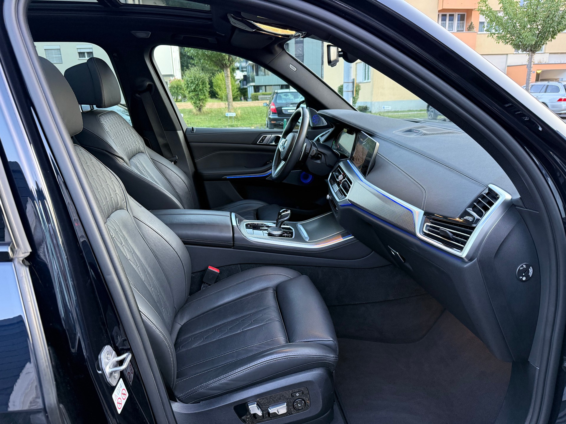 BMW X5 40i xDrive SAG-image-23