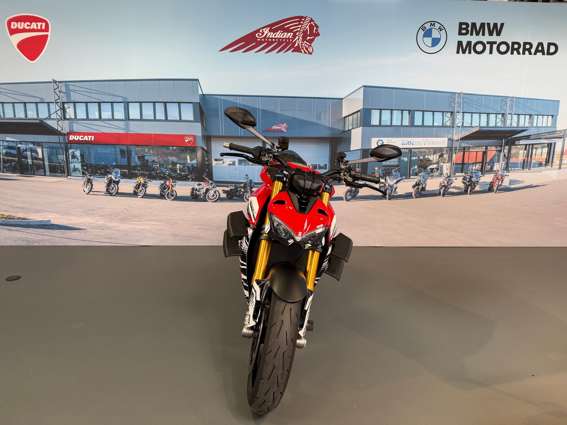 DUCATI Streetfighter V4 S-showroom-element-1