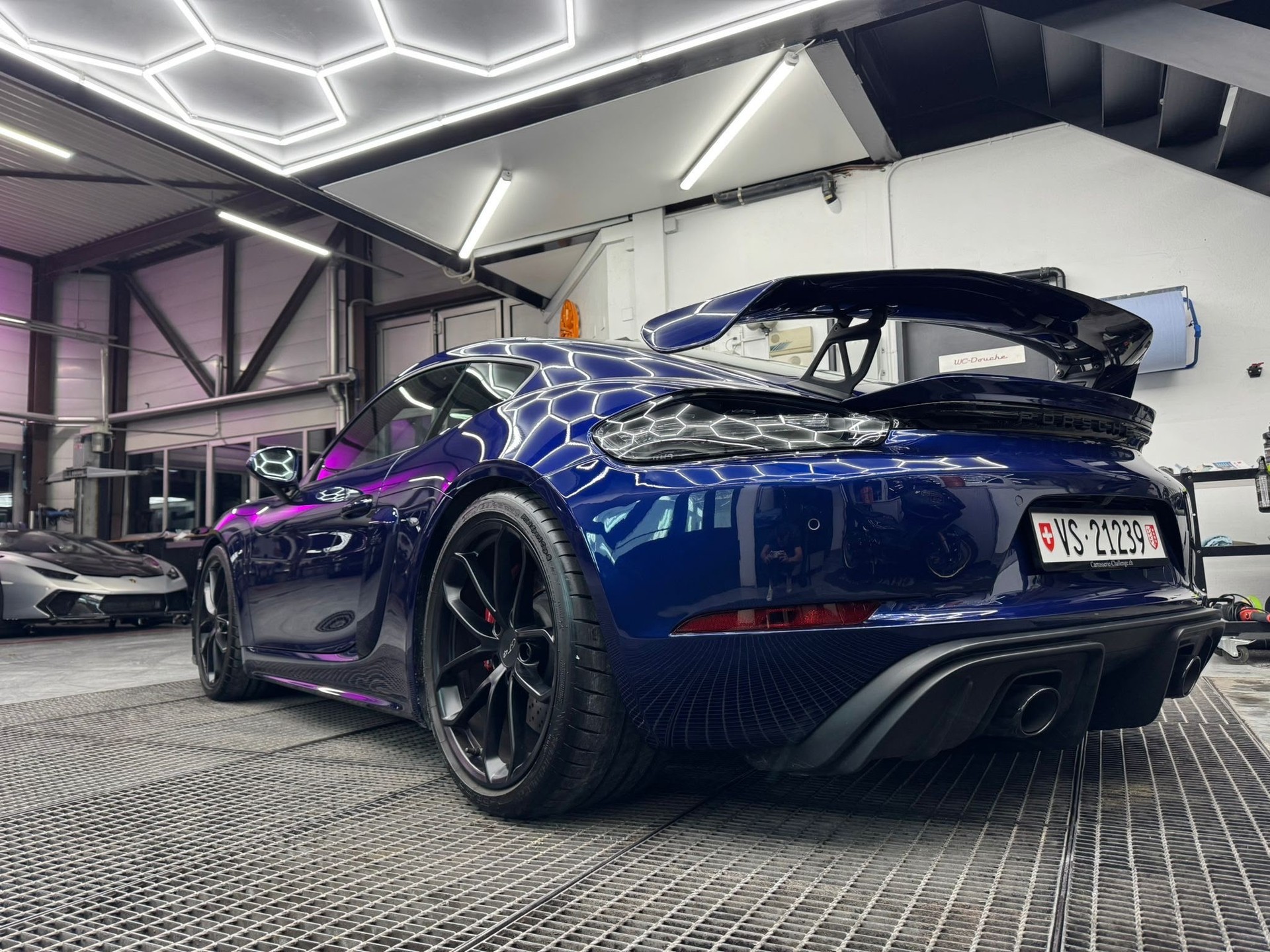 PORSCHE 4.0 GT4 PDK-image-2