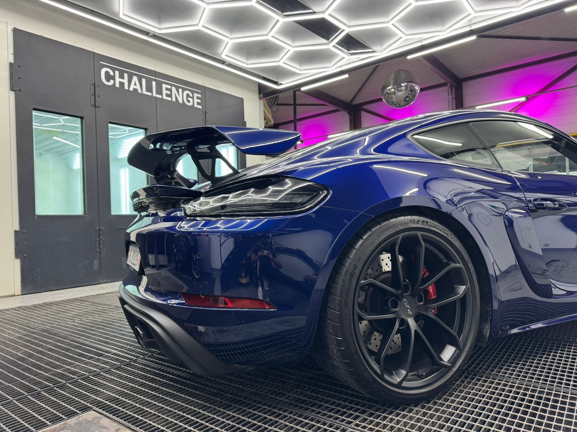 PORSCHE 4.0 GT4 PDK-image-3