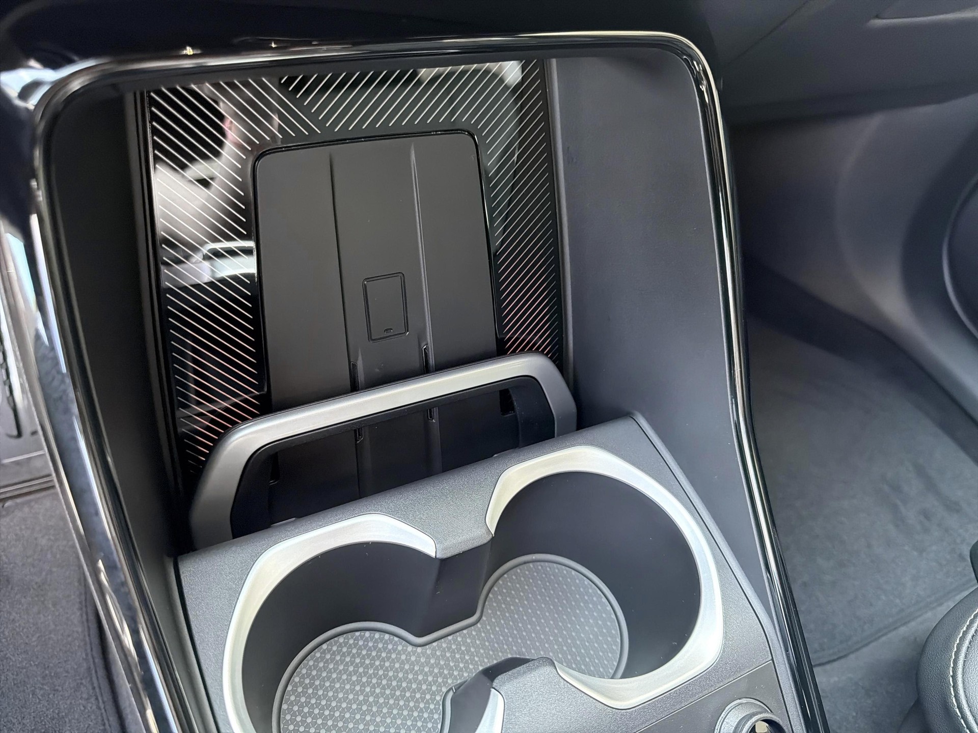 BMW iX1 eDrive 20 M Sport-image-20