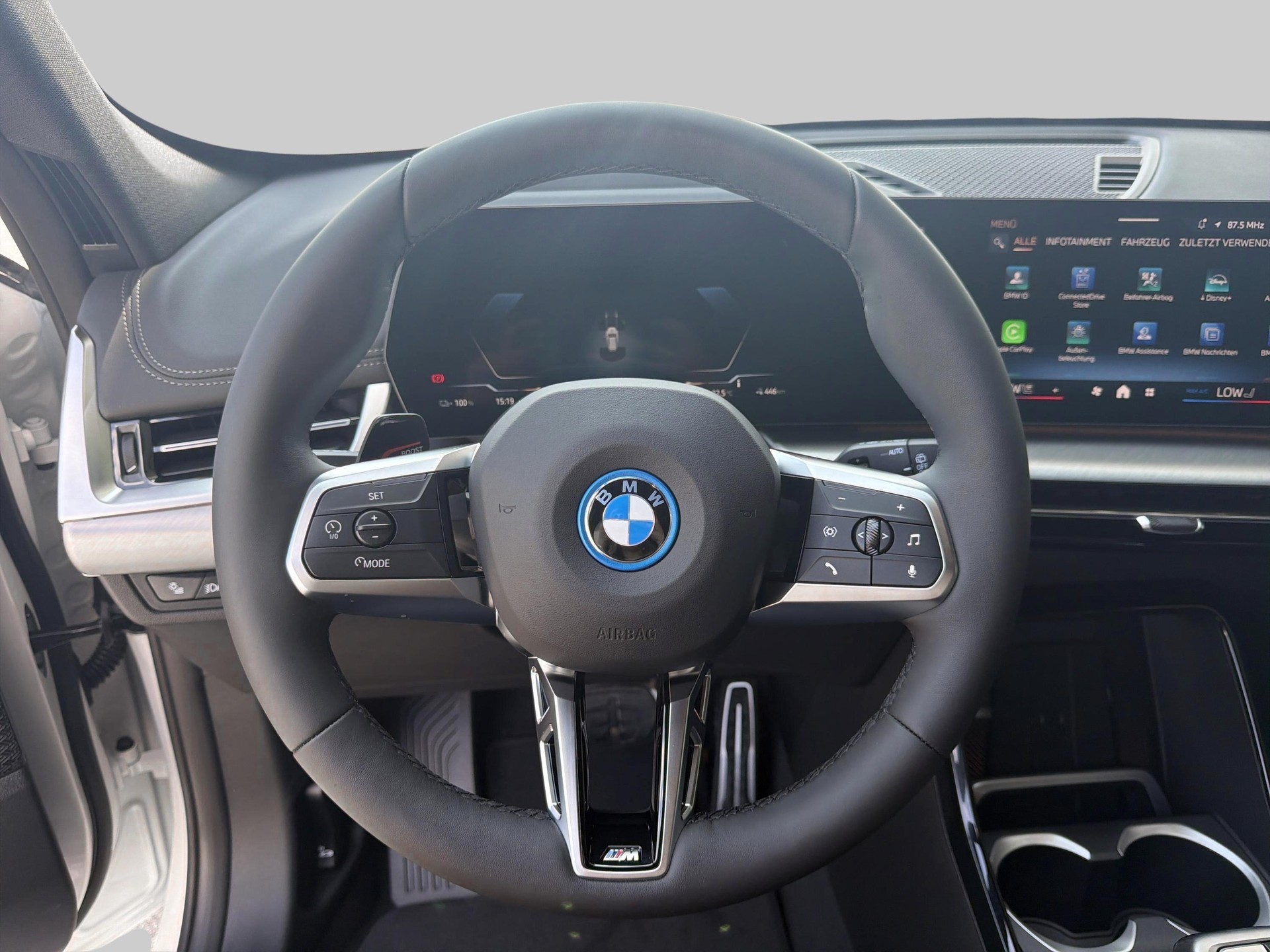 BMW iX1 eDrive 20 M Sport-image-8