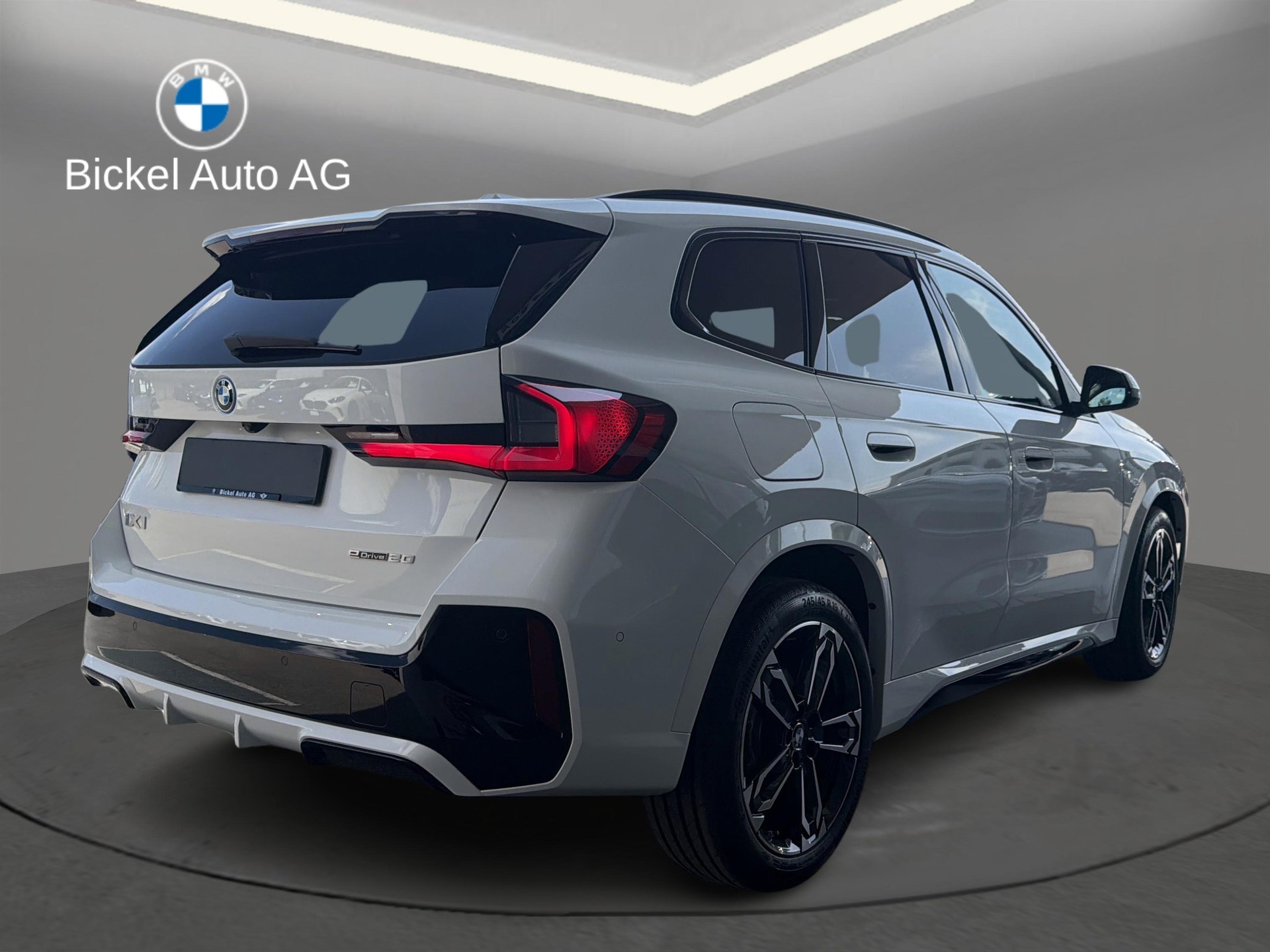 BMW iX1 eDrive 20 M Sport-image-4