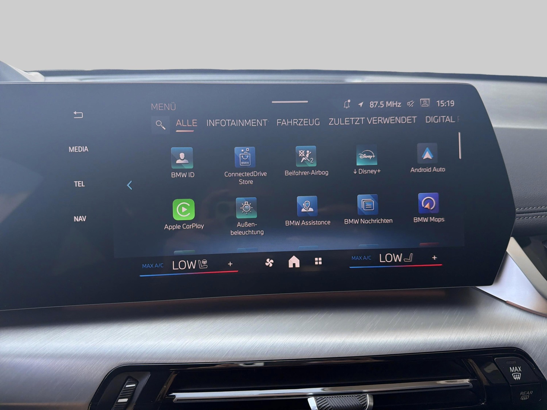 BMW iX1 eDrive 20 M Sport-image-13