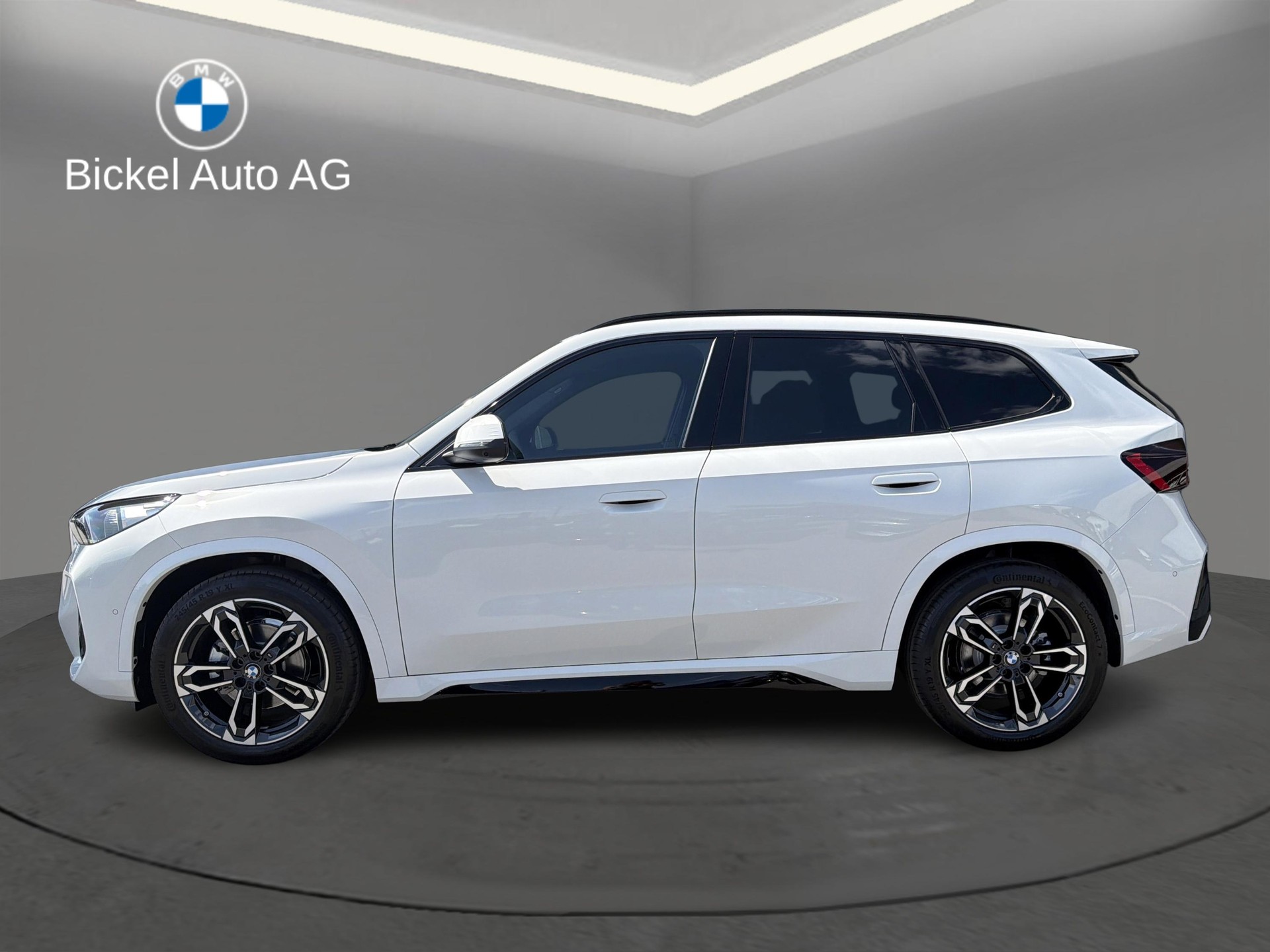 BMW iX1 eDrive 20 M Sport-image-1