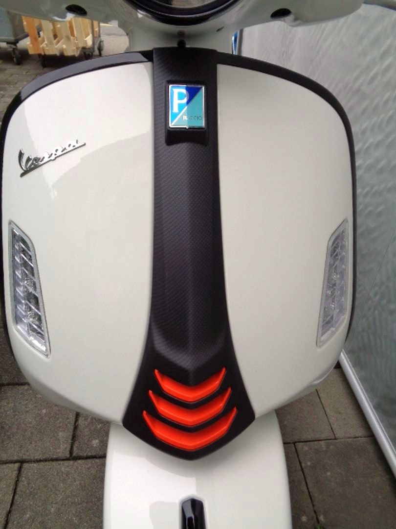 PIAGGIO VESPA GTS 125 RST SUPER SPORT-image-8