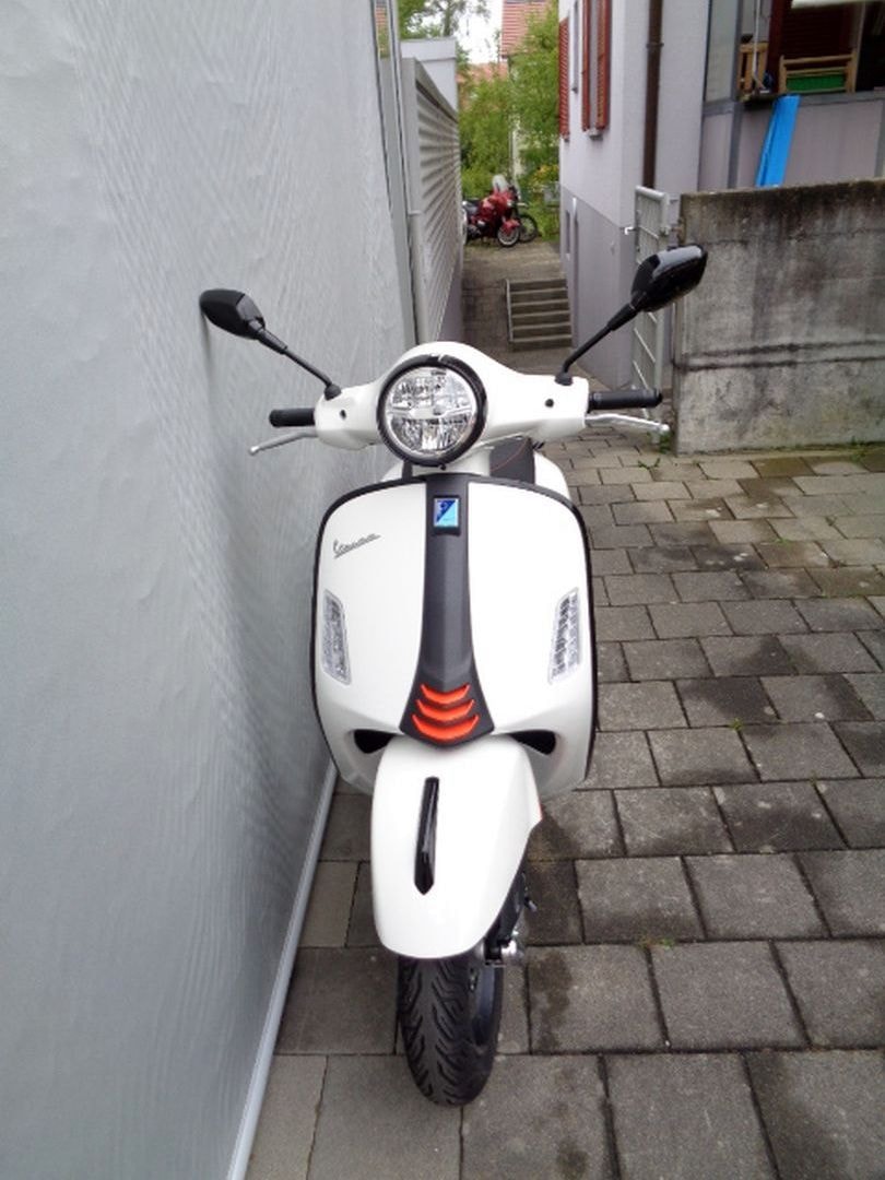 PIAGGIO VESPA GTS 125 RST SUPER SPORT-showroom-element-2