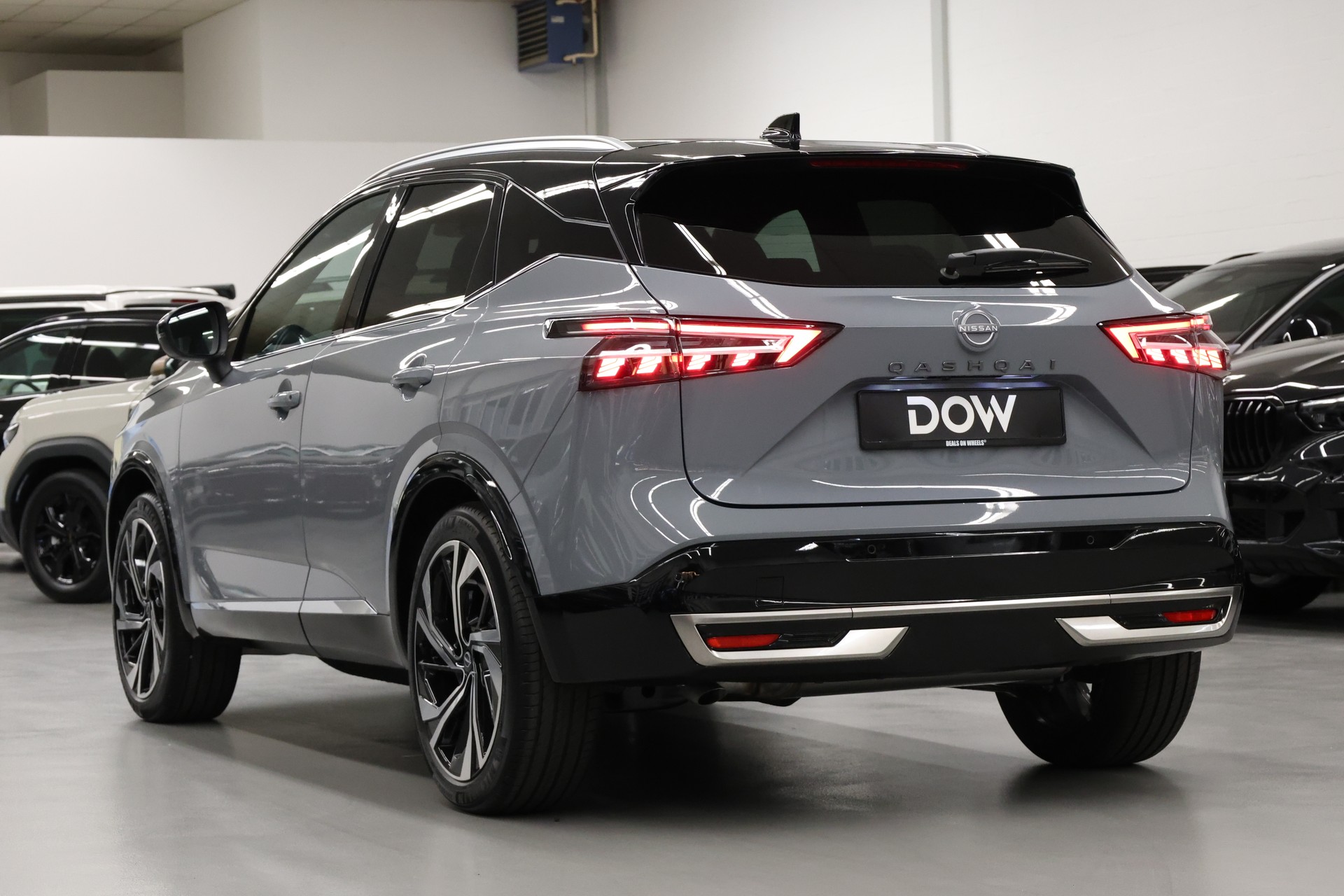 NISSAN Qashqai 1.3 DIG-T Tekna+ 4x4-image-6