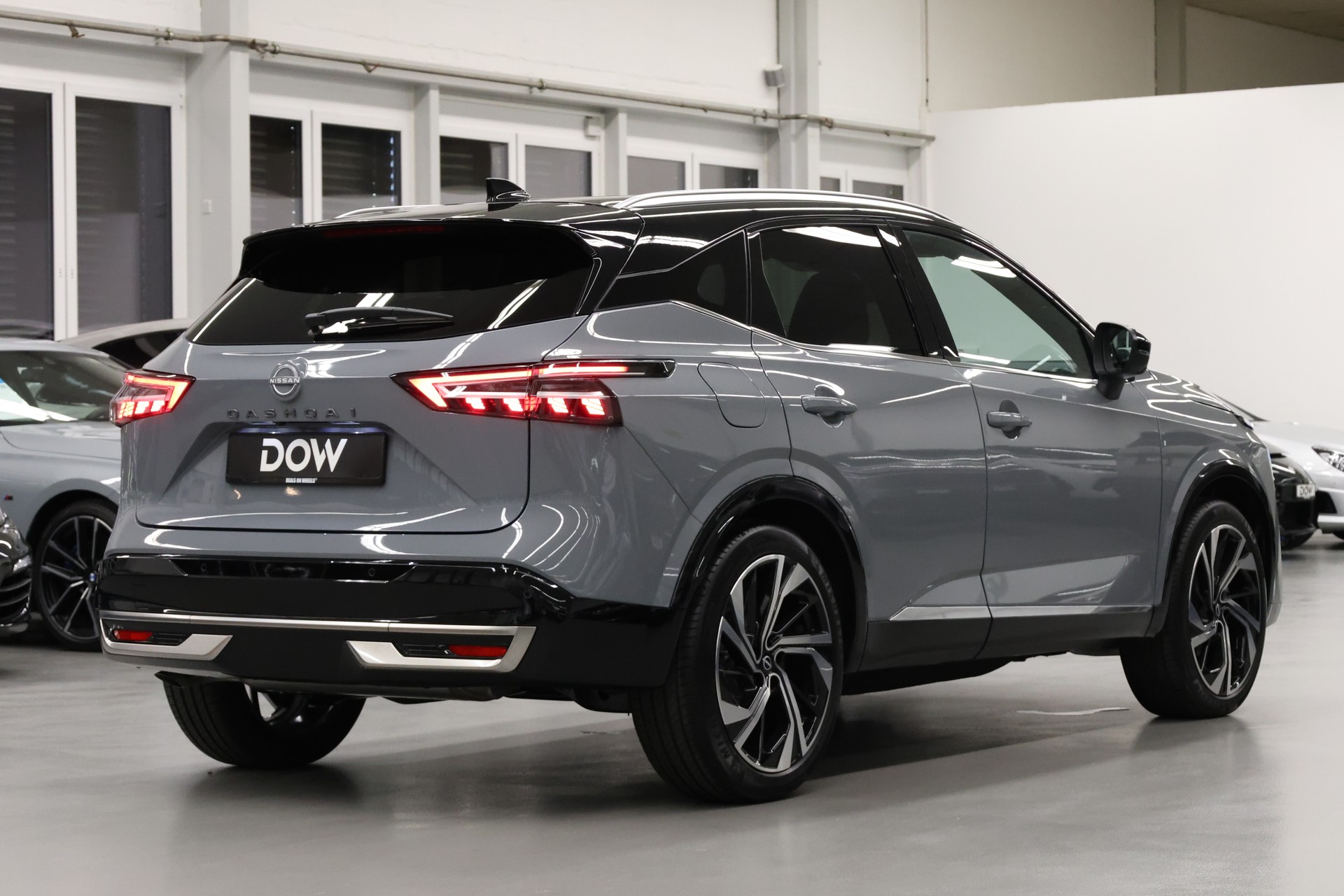 NISSAN Qashqai 1.3 DIG-T Tekna+ 4x4-image-5
