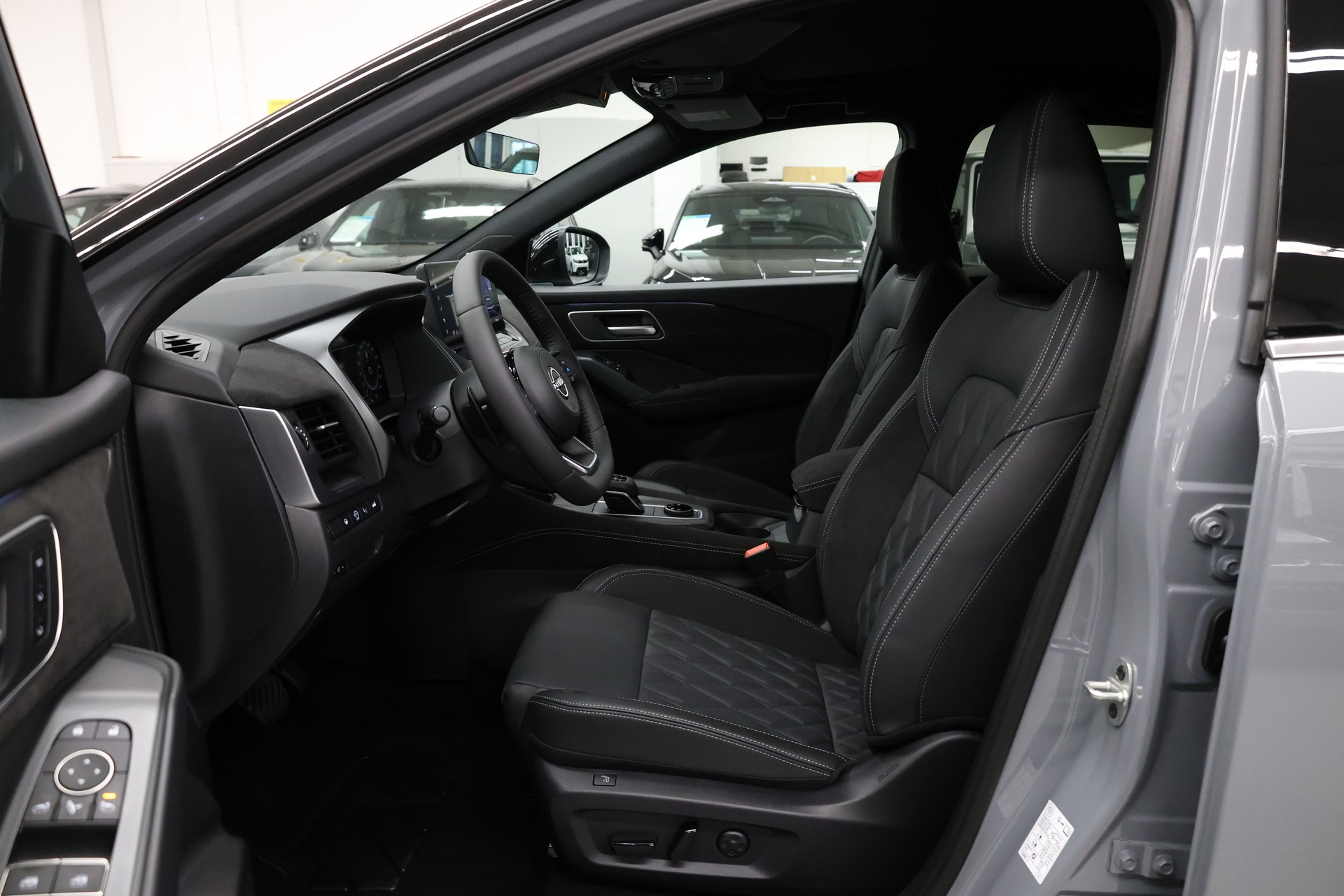 NISSAN Qashqai 1.3 DIG-T Tekna+ 4x4-image-14