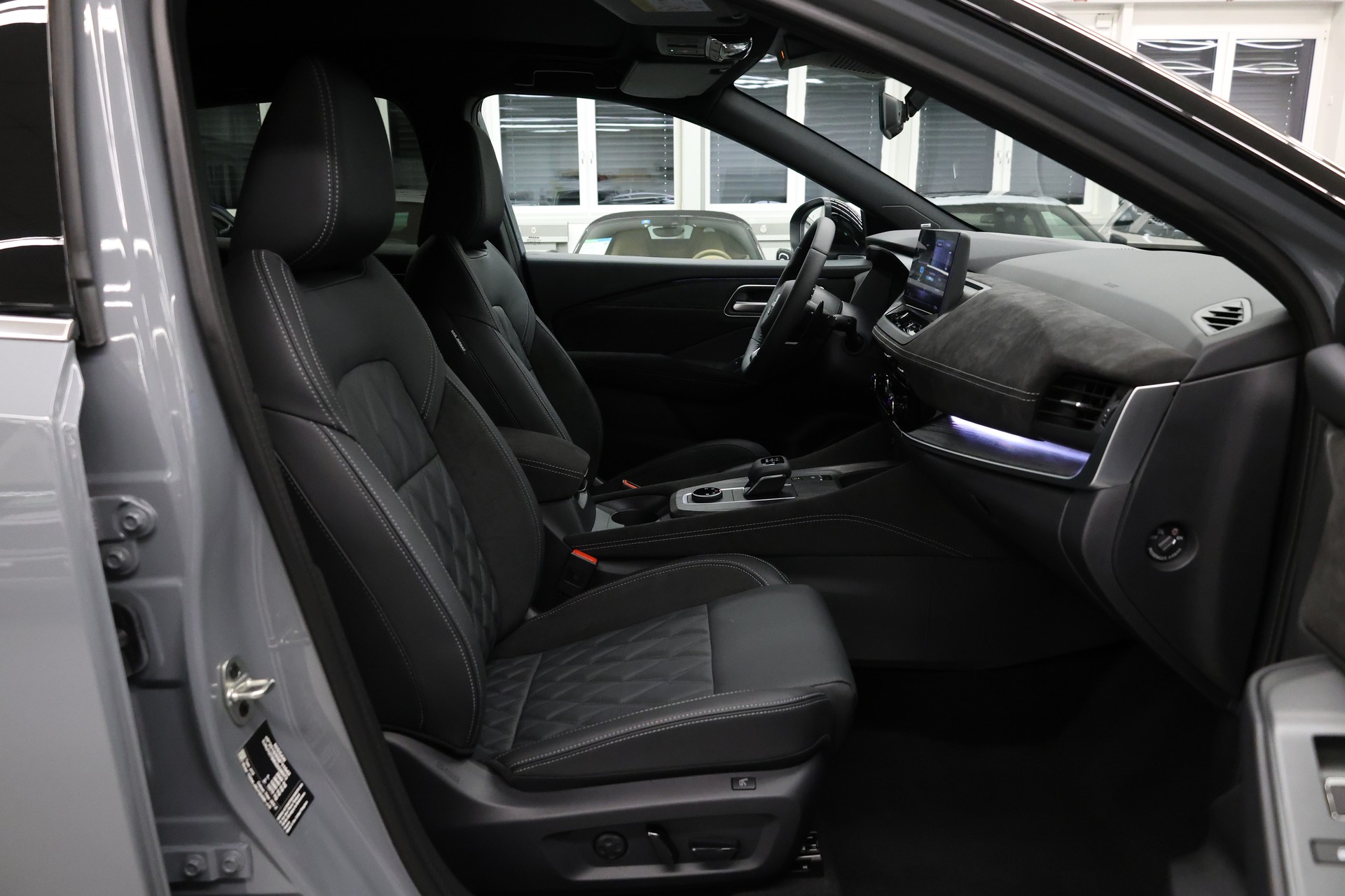 NISSAN Qashqai 1.3 DIG-T Tekna+ 4x4-image-15