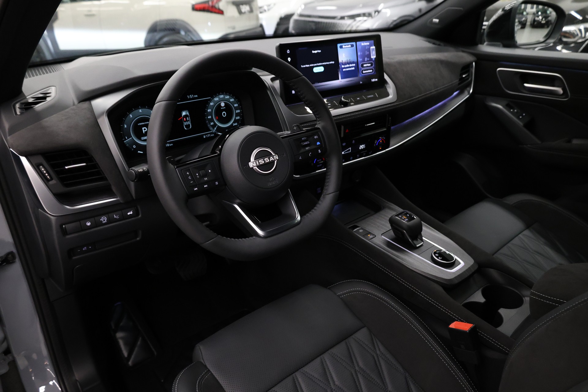 NISSAN Qashqai 1.3 DIG-T Tekna+ 4x4-image-16