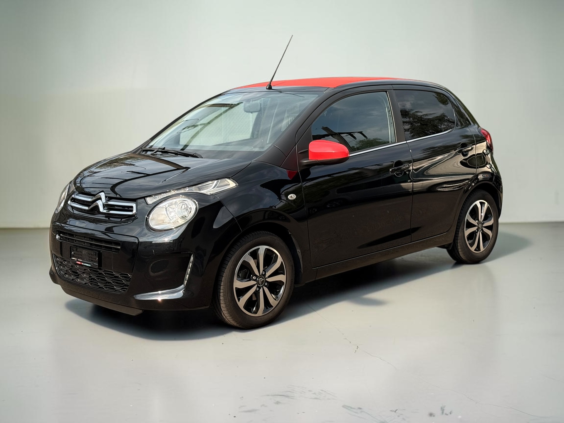 CITROEN C1 1.2 VTi Shine Airscape